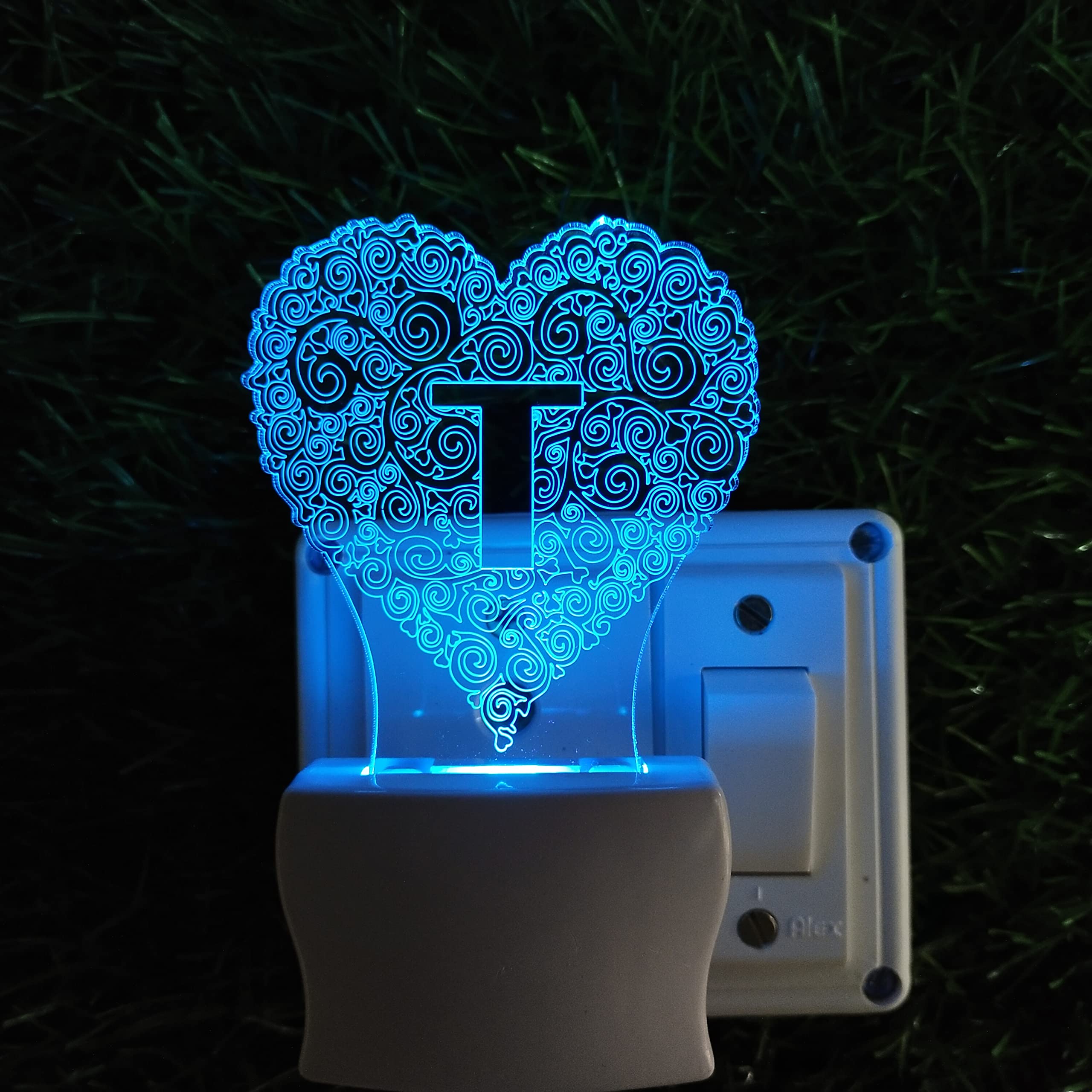 Talgo Alphabet T 3D Optical Illusion Acrylic Night Lamp, 7 Colors RGB Auto Colour Changing LED Plug and Play Night Light, Office Light, Best for Gift - Pack of 1 (SD149,Multicolour, 3 Inch)