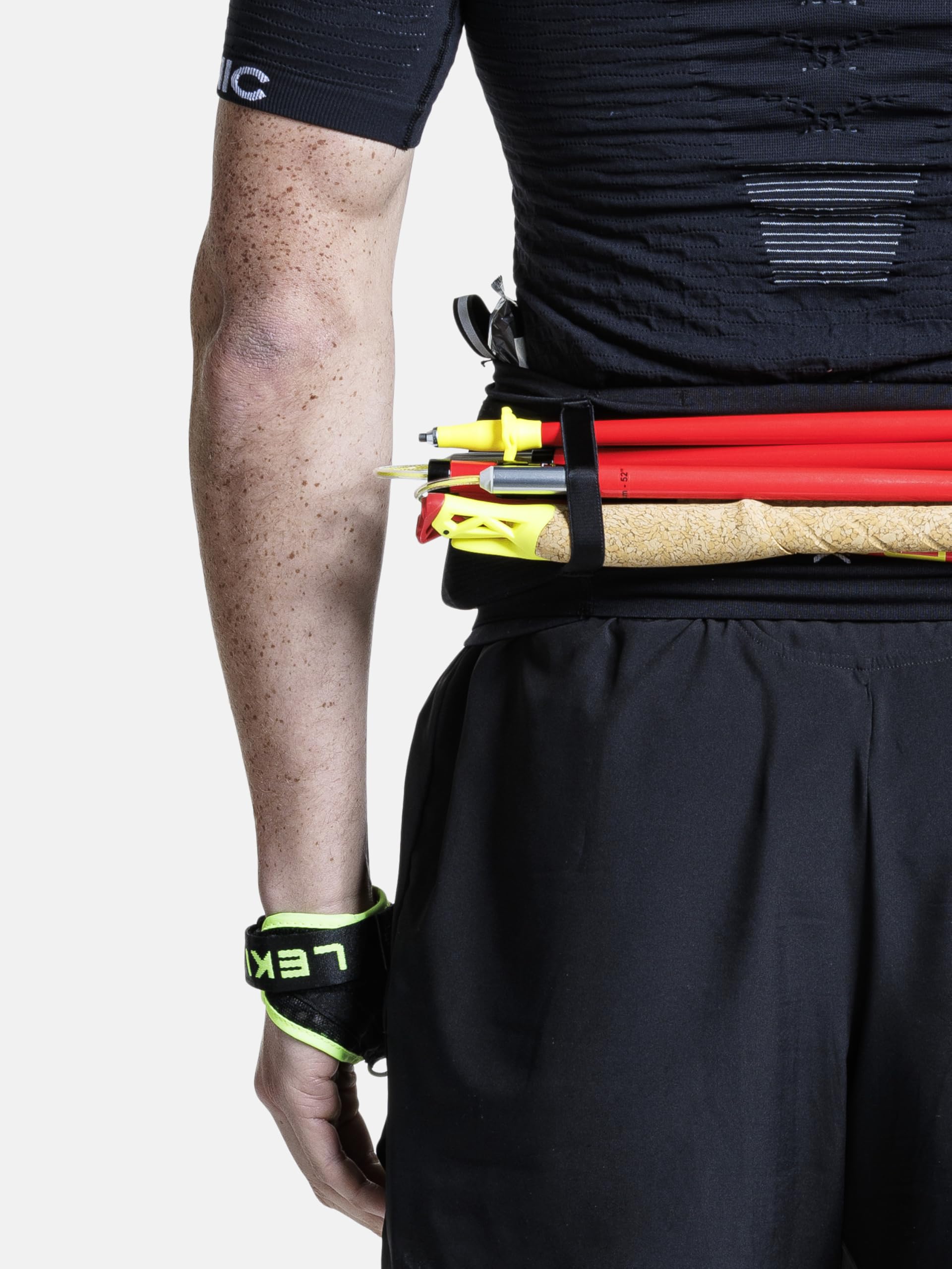 X-BIONIC Hochleistungs-Laufgürtel mit Zwei Flaschentaschen für Flüssigkeitszufuhr, geräumige und sichere Aufbewahrung, geringes Gewicht und Bequeme Passform - Schwarz/Weiß, XL