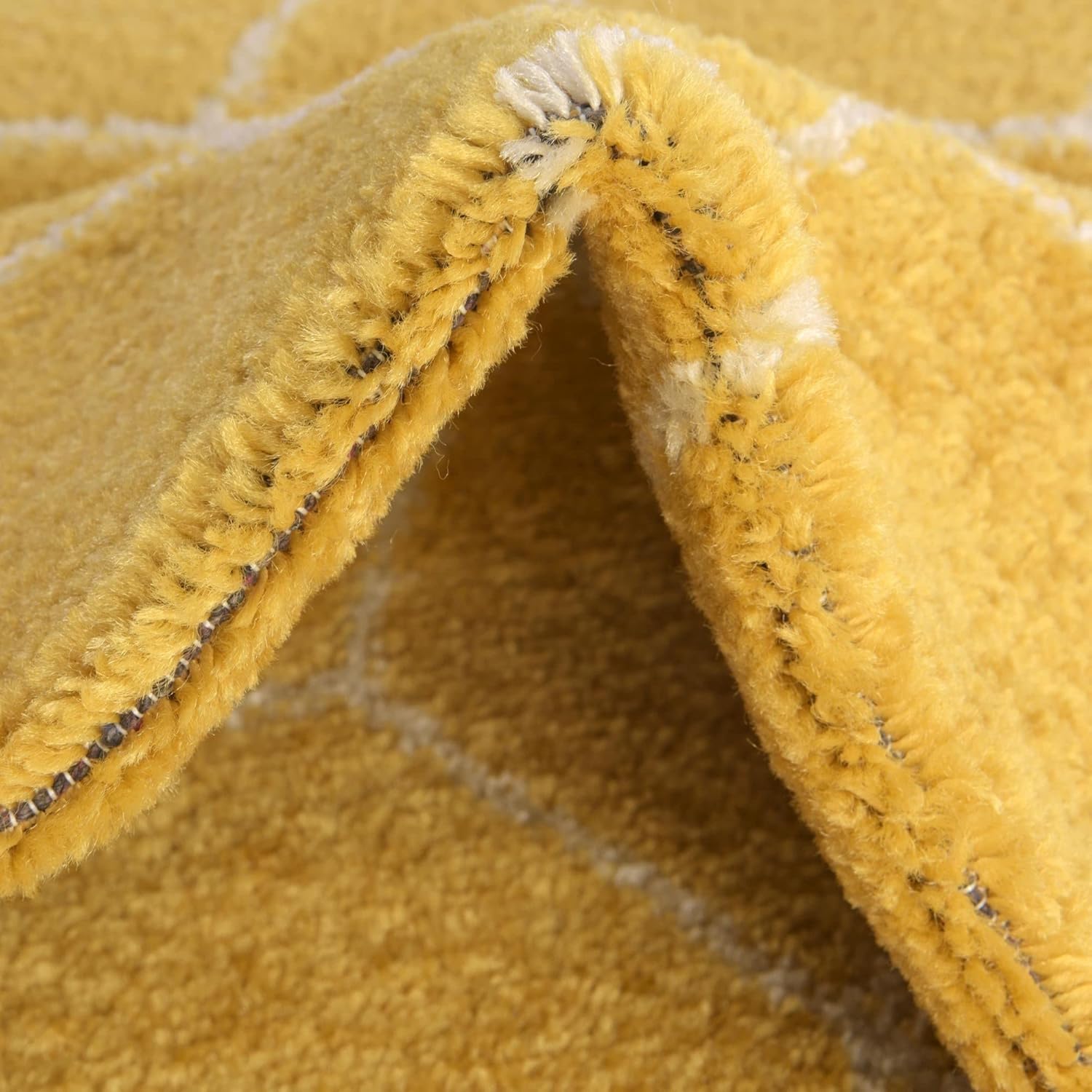 Rugs.com Lattice Frieze Collection Rug – 2' x 3' Yellow Medium Rug Perfect for Living Rooms, Large Dining Rooms, Open Floorplans