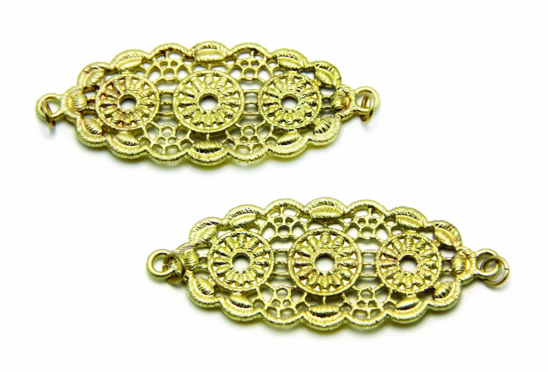 EK Success Brands Laliberi Connectors, Gold Oval Lace Frames