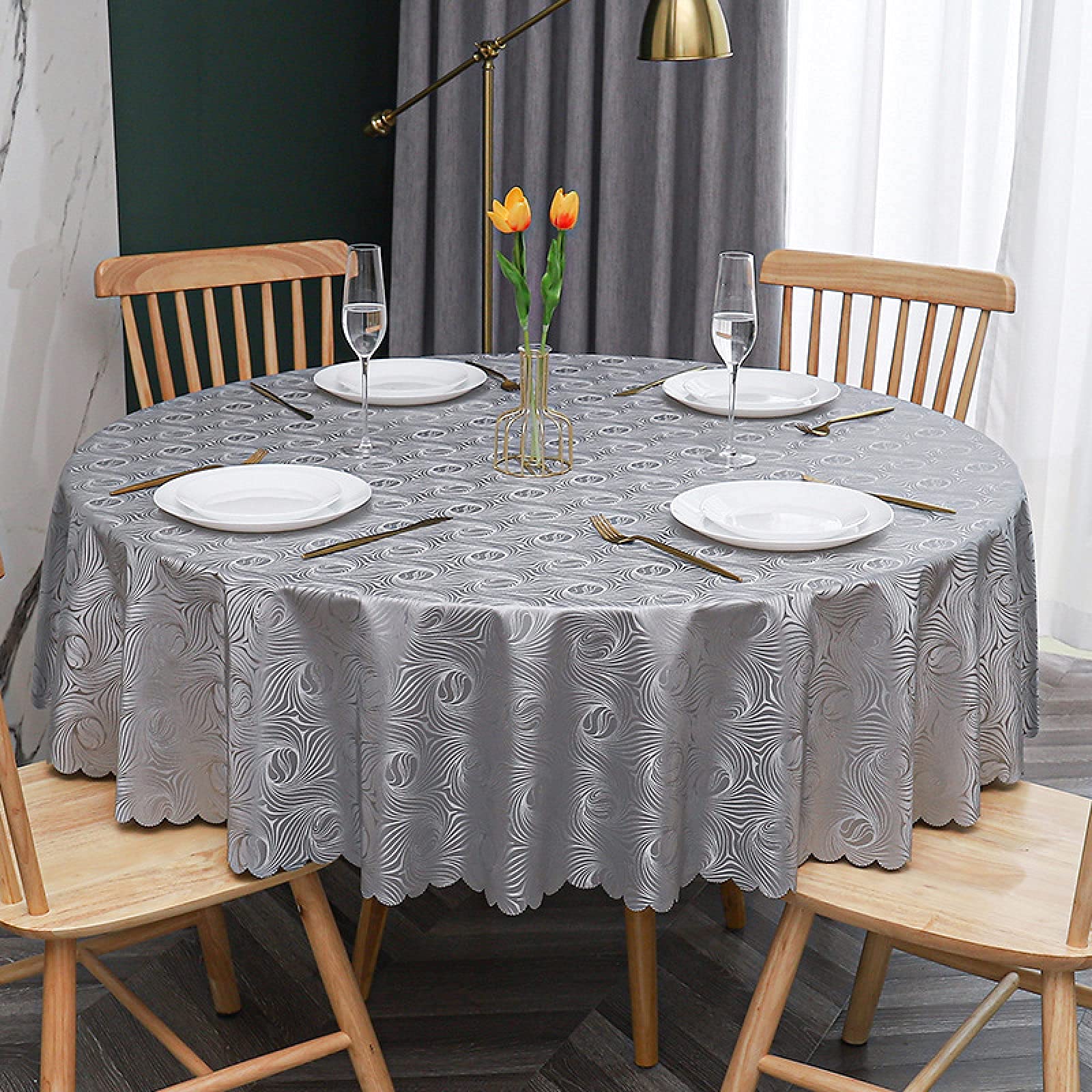 Grande nappe ronde PVC gris nuage pour sublimer vos banquets et mariages
