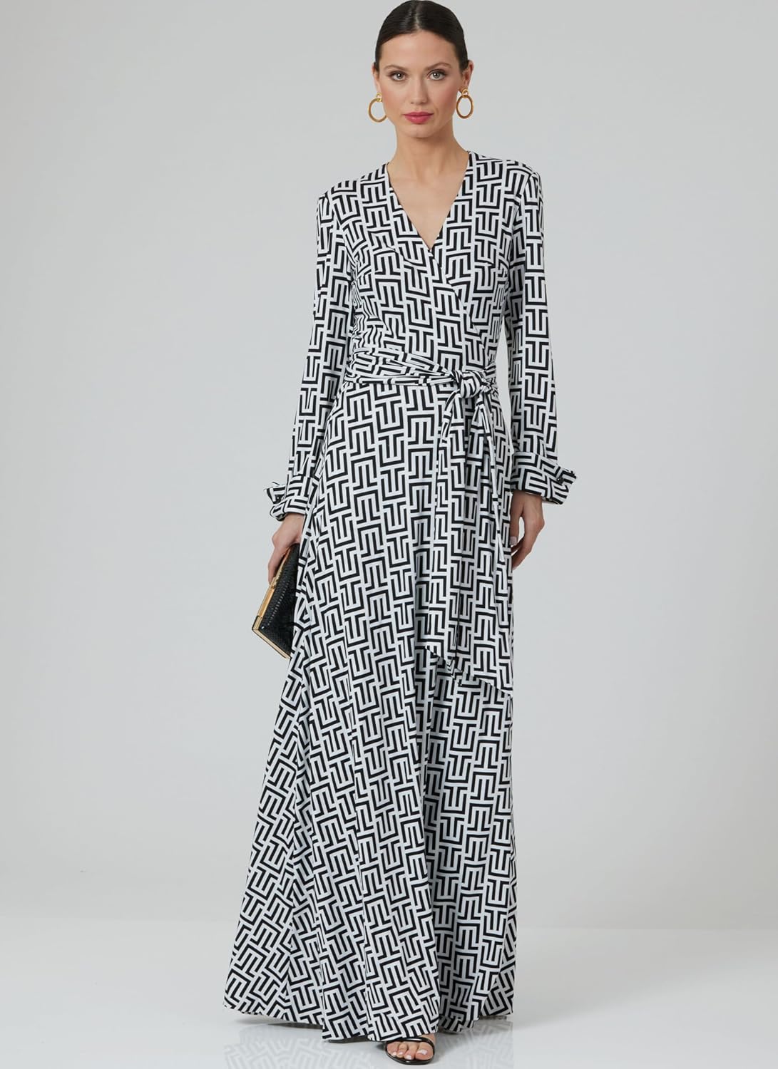 Vogue DVF V2000H5 Misses' Wrap Dress Sewing Pattern Packet by Diane Von Furstenberg, Design Code V2000, Sizes 6-8-10-12-14