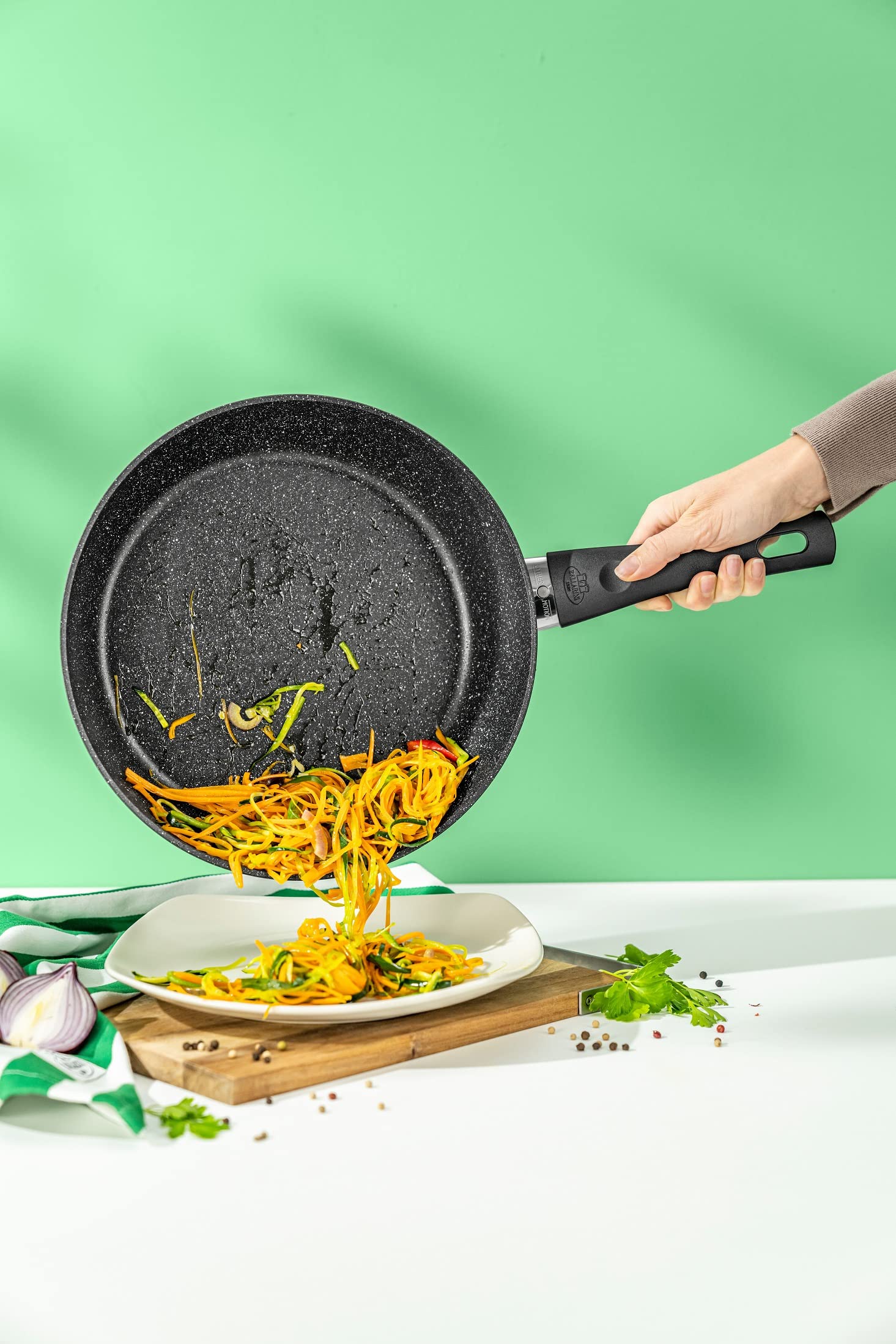 BALLARINI Vipiteno Schmorpfanne hoher Rand, Ø 28 cm, Schmortopf, Temperaturkontrolle, Antihaftbeschichtet, Aluminium, Schwarz