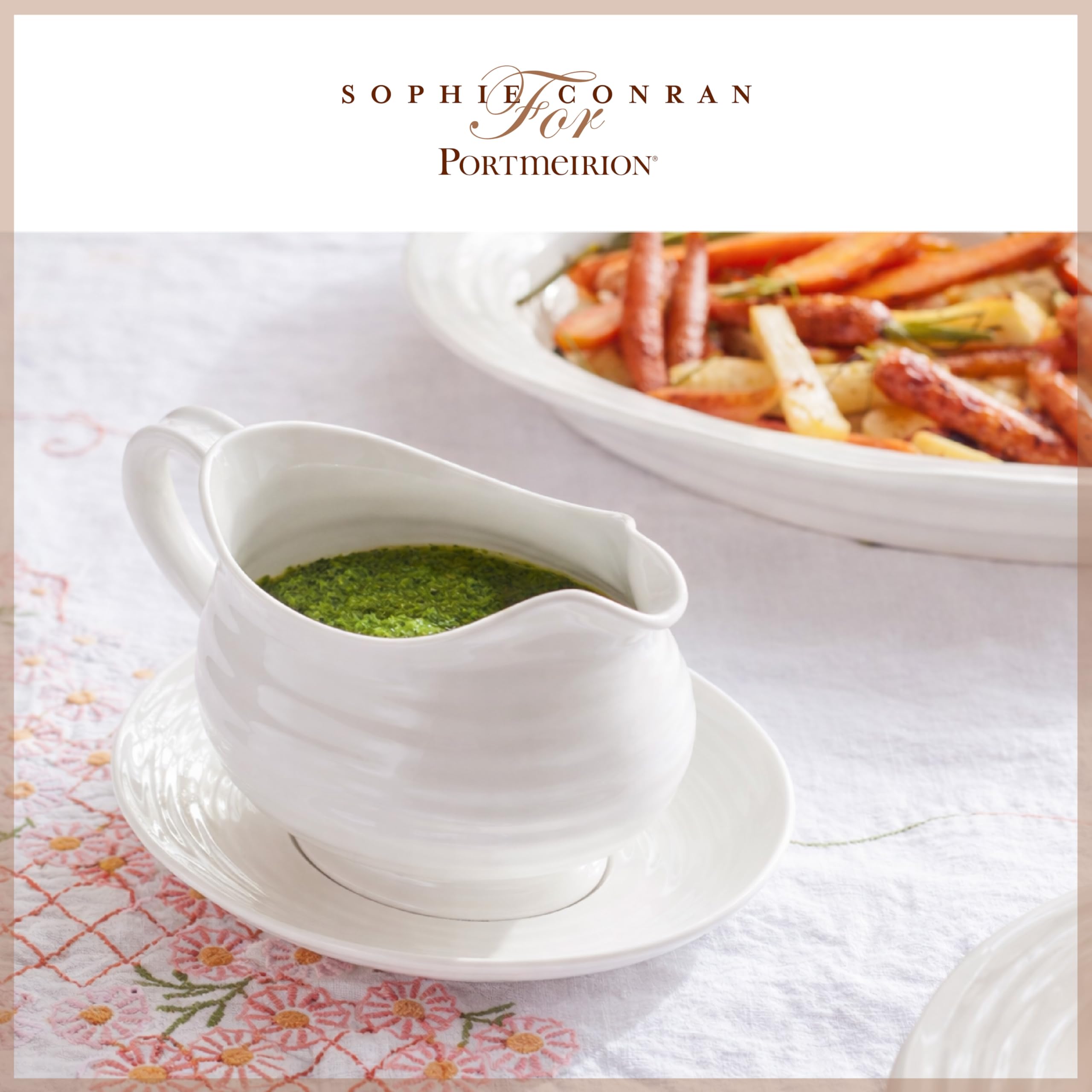 Portmeirion Sophie Conran Saucière en Porcelaine de 680,4 g avec Support, Vaisselle élégante pour Sauce, vinaigrettes, Design Artisanal, Durable, Passe au Micro-Ondes et au Lave-Vaisselle (Blanc)