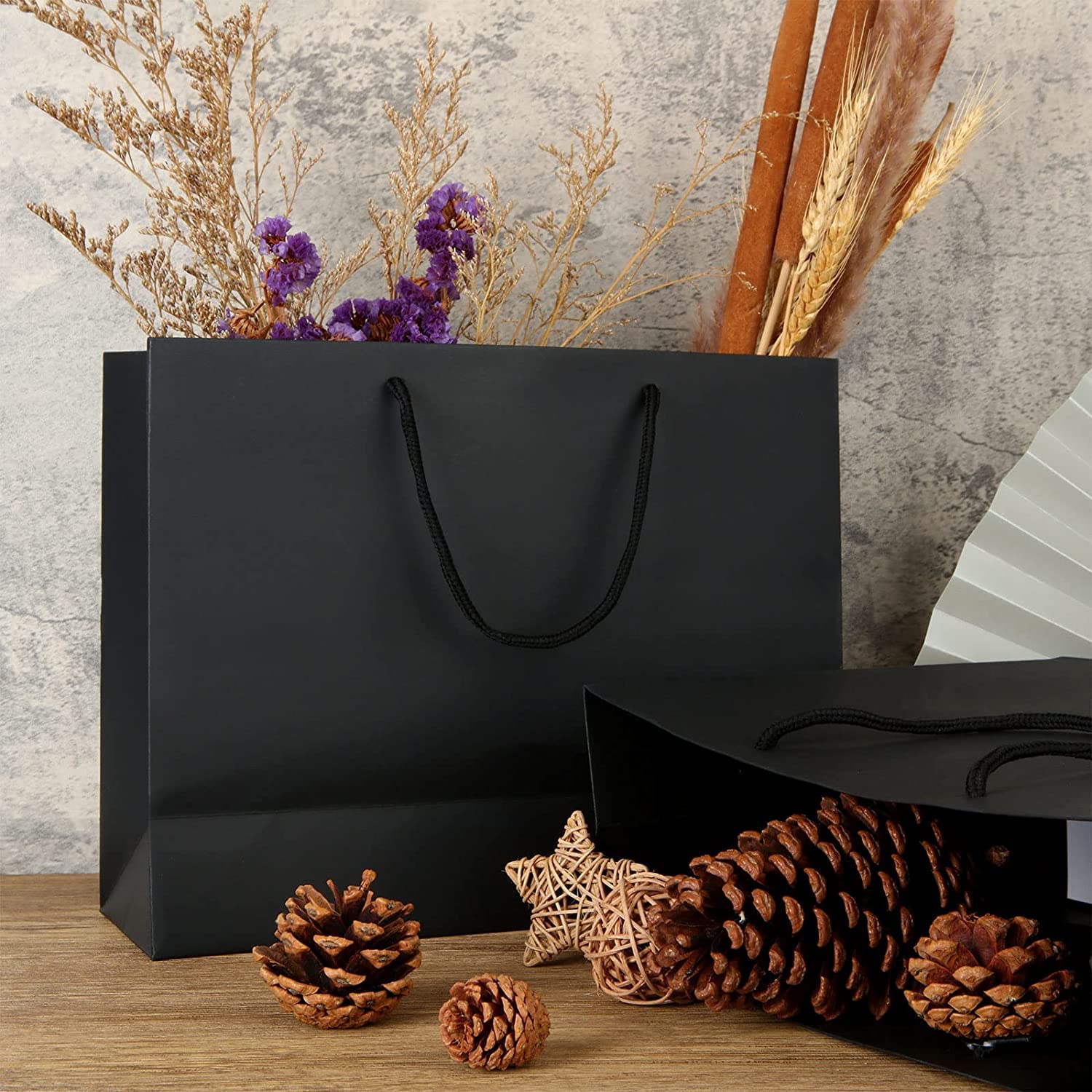 Geschenkzakjes, kraftpapier, papieren zakjes met handvat, 10 stuks, cadeautasjes, voor feest, gastgeschenken, effen, voor verjaardag, bruiloft, Kerstmis, Halloween, Oktoberfest, Valentijnsdag