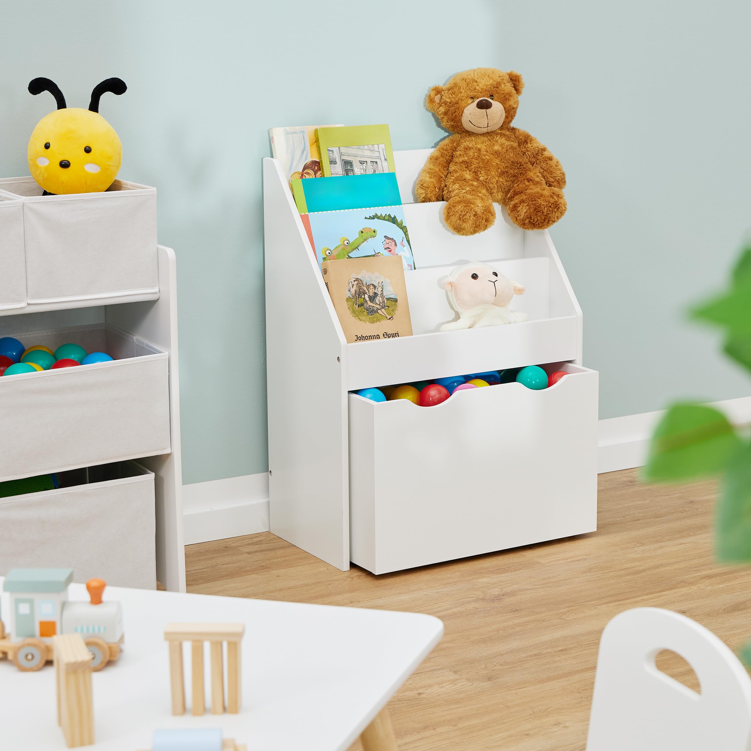 Relaxdays Scaffale Portagiochi Bambini, Libreria a Scomparti Porta Libri e Giocattoli, 69,5x50,5x28 cm, Rotelle, Bianco