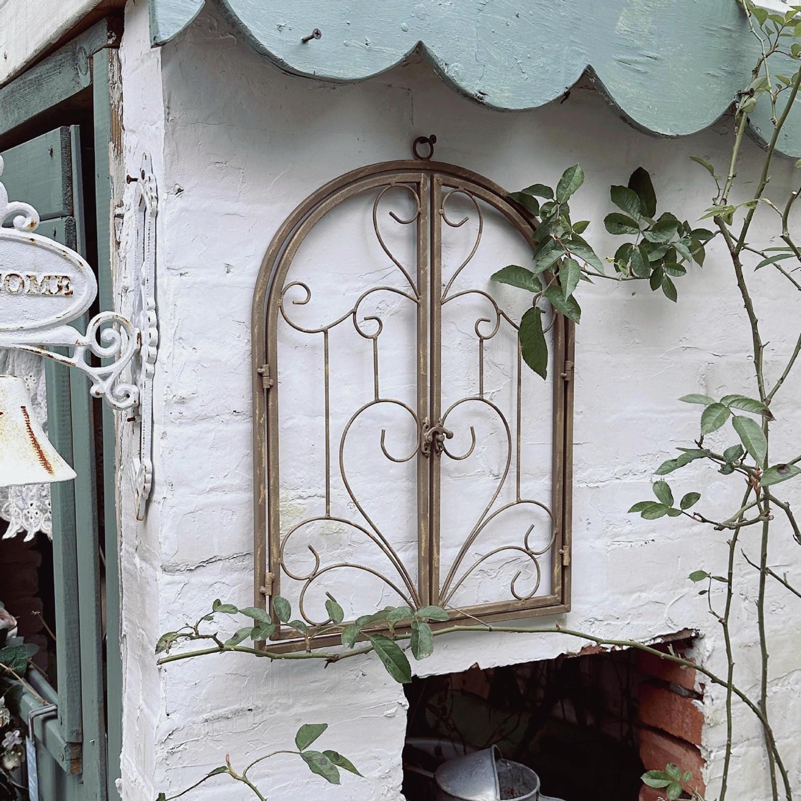 Rustikale Deko-Fenster mit Halbbogen zum Öffnen Eisen Sprossen-Fenster Scheunenfenster Fensterrahmen Fenster Attrappe Ranken Optik Wanddekor für Gartendeko Landhausstil Rost