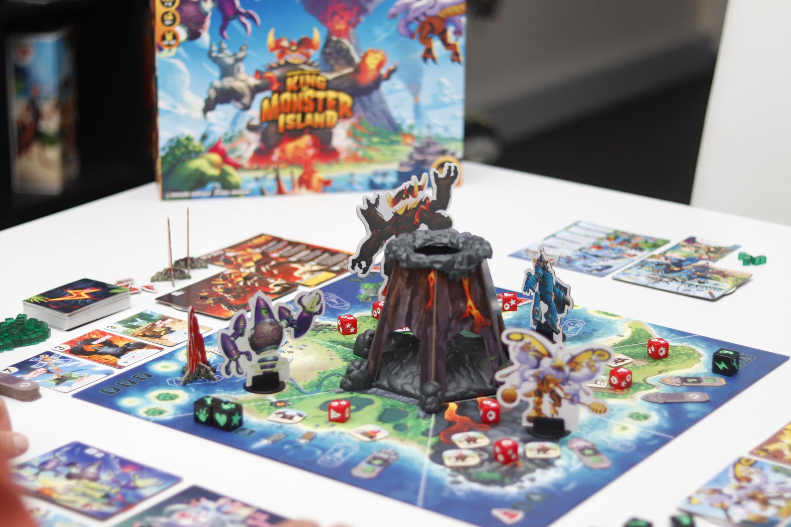 White Goblin Games gioco da tavolo strategia King of Monster Island