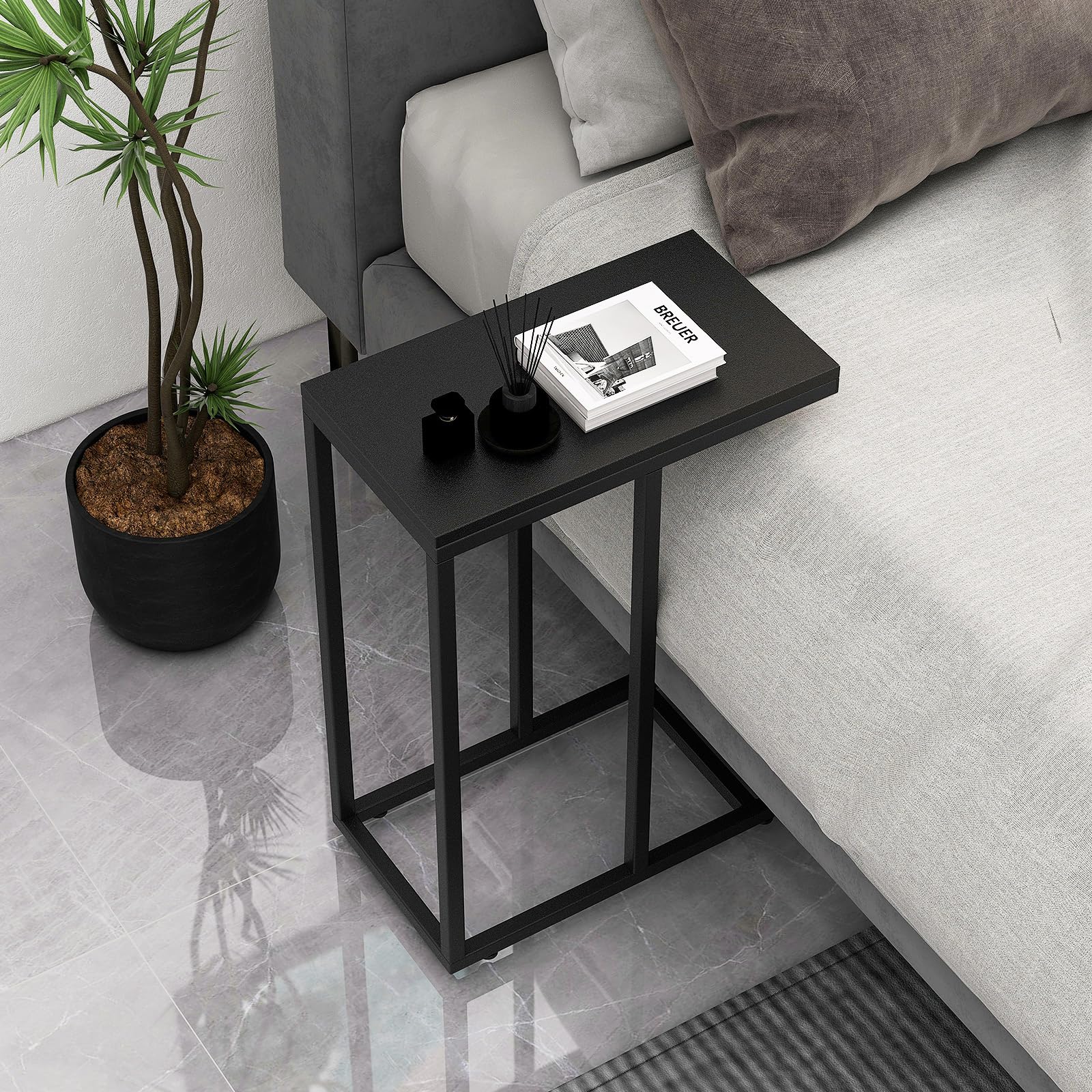 COSTWAY Tavolino a Forma di C per Divano e Letto, Tavolino Basso con Struttura in Metallo, Tavolino da Salotto e Camera da Letto, 45,5 x 25,5 x 64 cm (Nero)