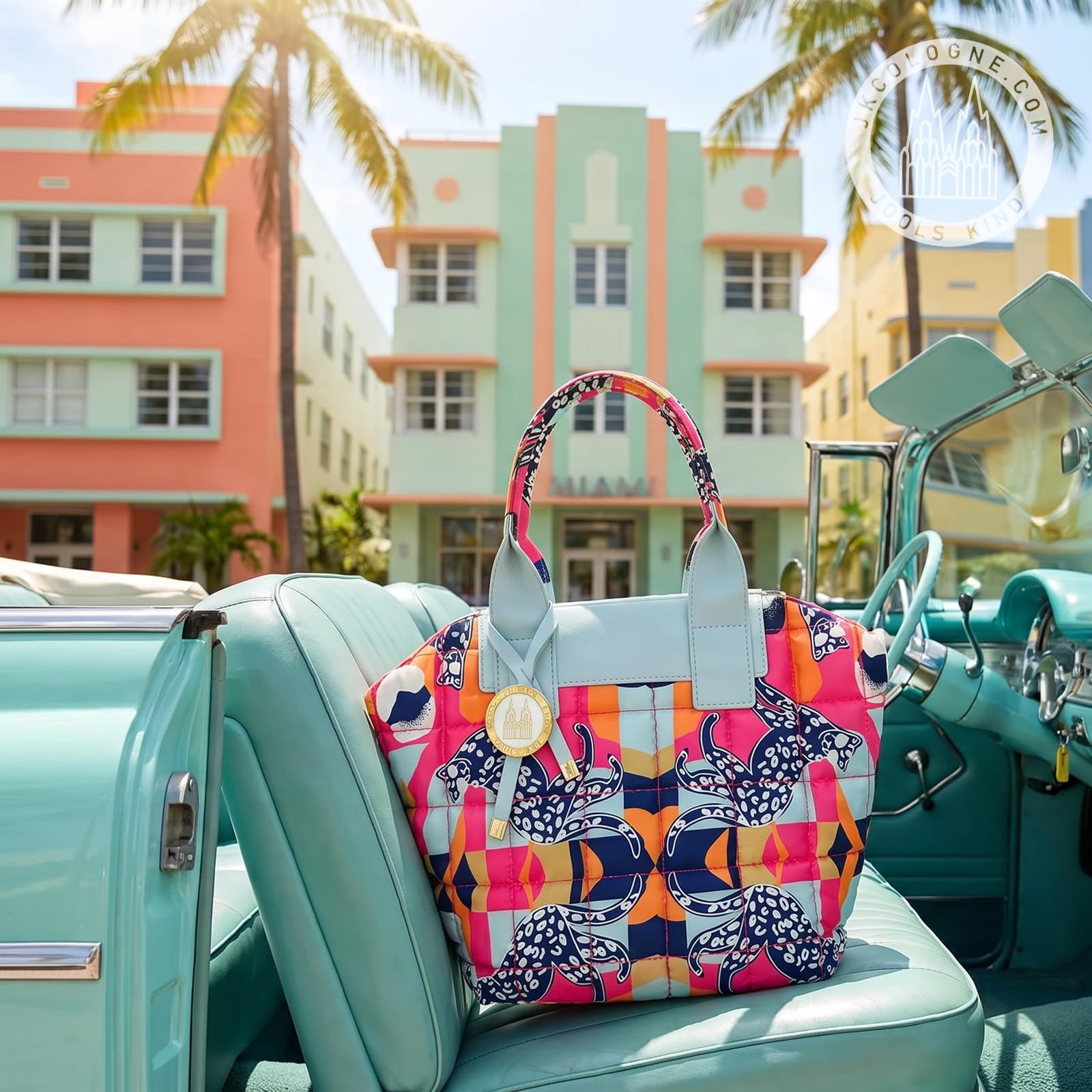 Miosan JKCologne S-Tote Bag | Modische Damen Puff Bag Handtasche: Colourful. Leicht. Wasserabweisend. Nachhaltig | Innenfächer | Inklusive Metallic Brand Charm