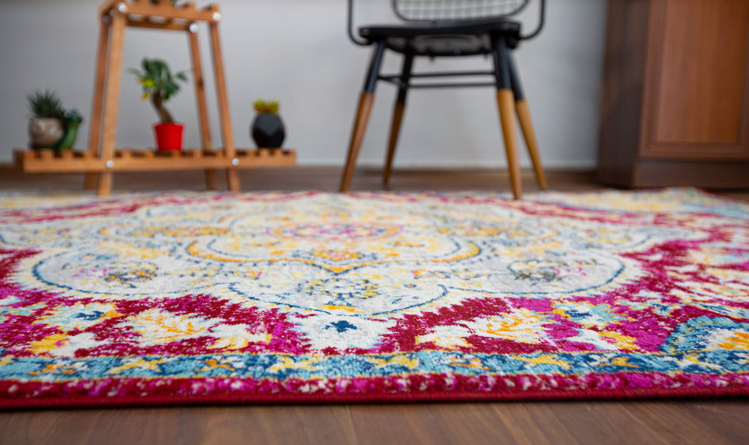 Vintage Distressed Bohemian Area Rug 5' x 7' Red