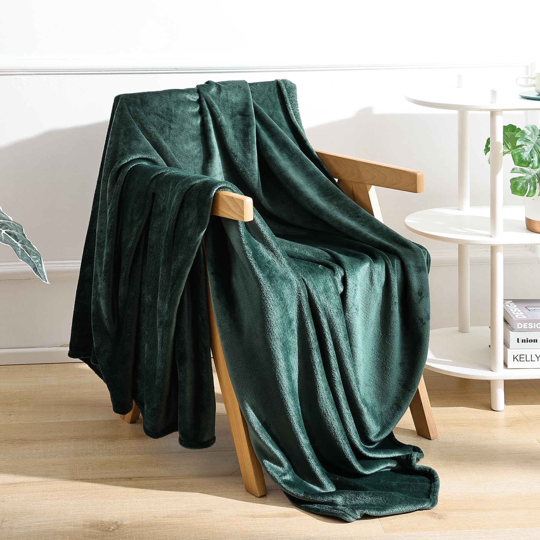 Amazon.com: Dark Green Fleece Throw Blanket for Couch Chair Sofa