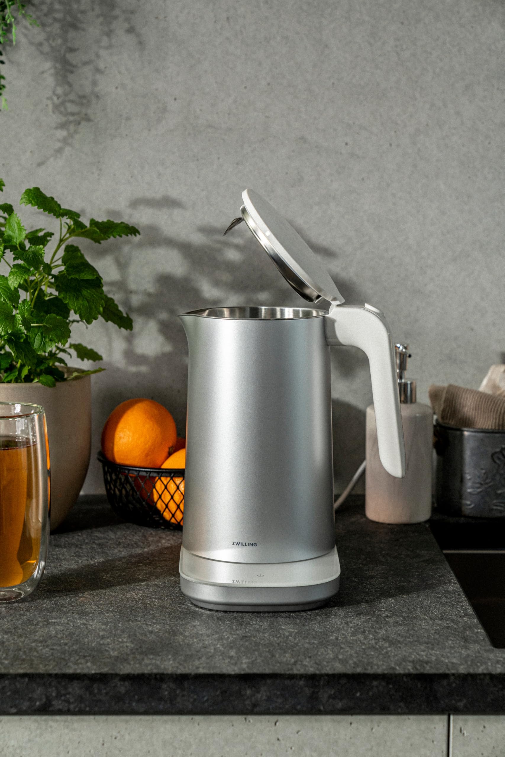 ZWILLING ENFINIGY Wasserkocher Pro mit 6 Temperatureinstellungen, Warmhaltefunktion, Edelstahl-Behälter, 1850 Watt, 1 Liter, Silber