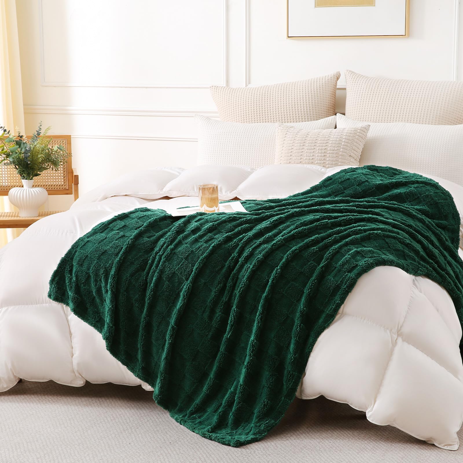 Linecooo Green Fleece Throw Blanket 60”×80”Checkered Design for Couch Sofa — image 1
