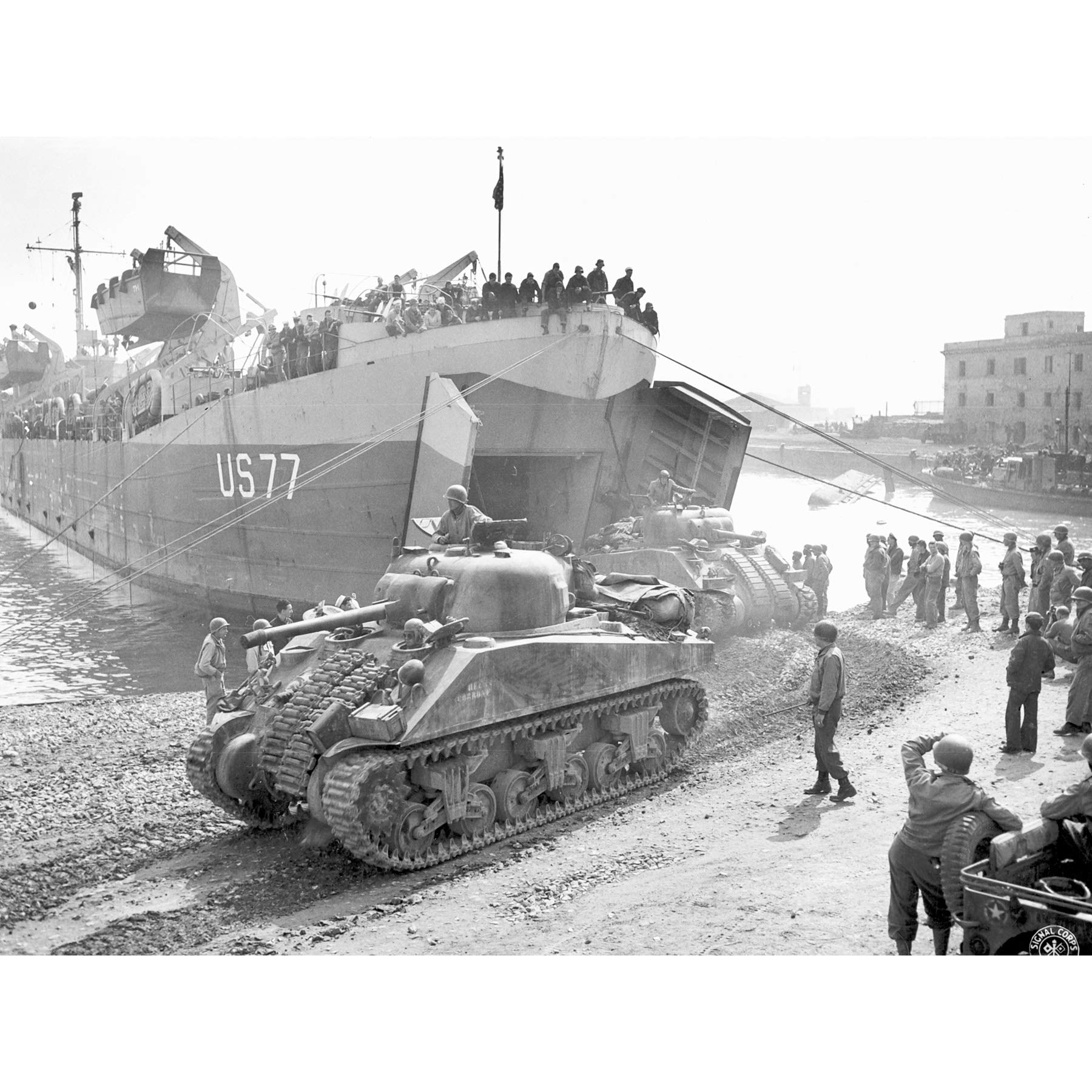 War WWII USA Armoured Tank Regiment Anzio 1944 Photo Premium Wall Art Canvas Print 18X24 Inch