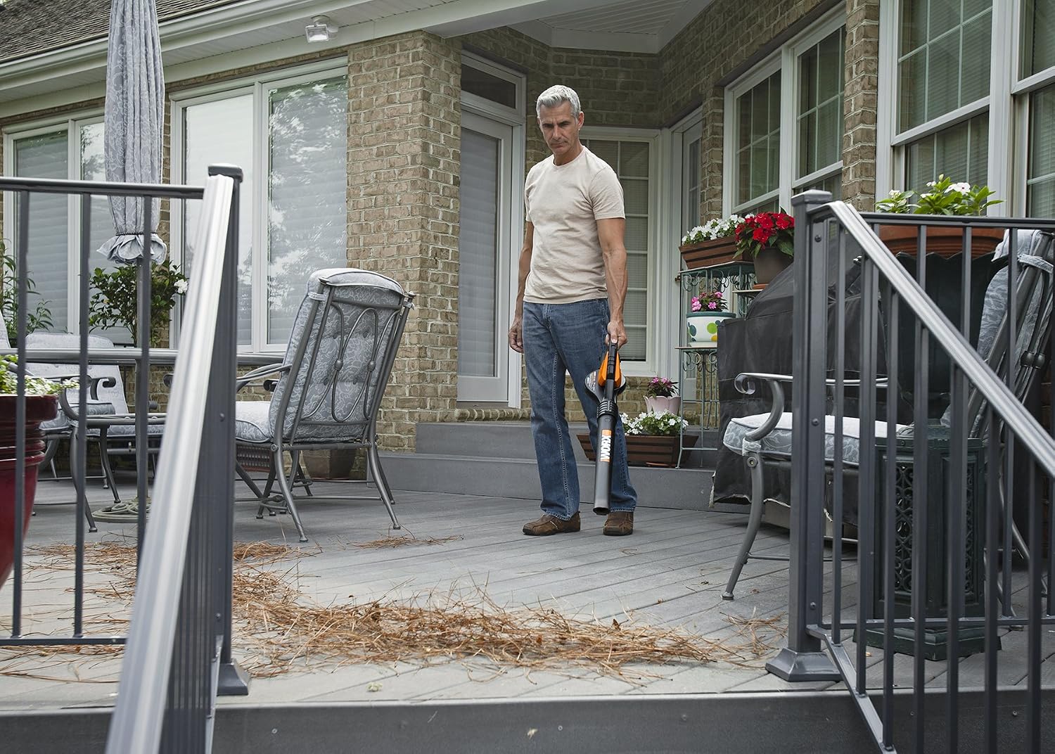 WORX WG575.1 AIR 32V Cordless Battery-Powered Leaf Blower/Sweeper with Accessory Attachments and Bag