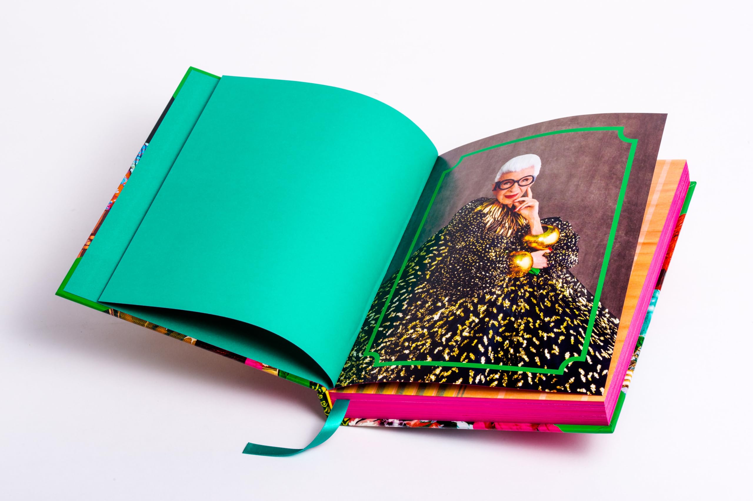 Colorful - Iris Apfel: Welche Farbe hat das Glück? - Ihr persönliches Vermächtnis: Alles über das einzigartige Leben der Stilikone, von ihr selbst zusammengestellt