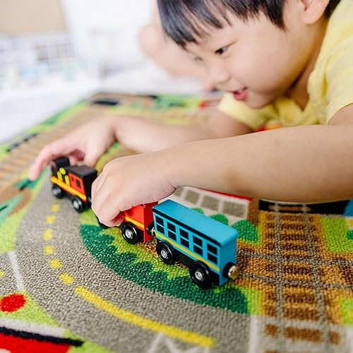 Miniatura 2 de Melissa & Doug Round The Rails - Alfombra de tren con 3 enlaces de madera (39 x 36 pulgadas)