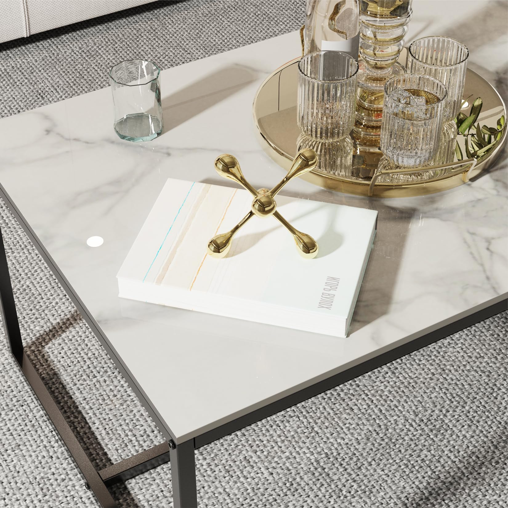 FATIVO Couchtisch Marmor Weiß Modern: Rechteckiger Skandinavisch Kaffeetisch Wohnzimmertisch mit schwarz Metallgestell - Beistelltisch für Wohnzimmer 100x60x40cm