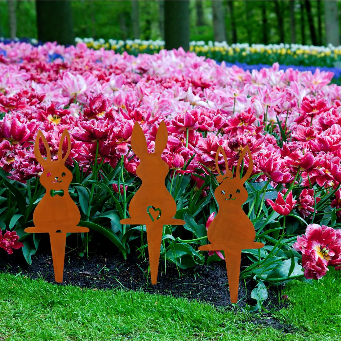 Set 3 Coniglietti Pasquali Decorativi In Metallo Arrugginito - Statuette Da Giardino Con Picchetti, 18 Cm