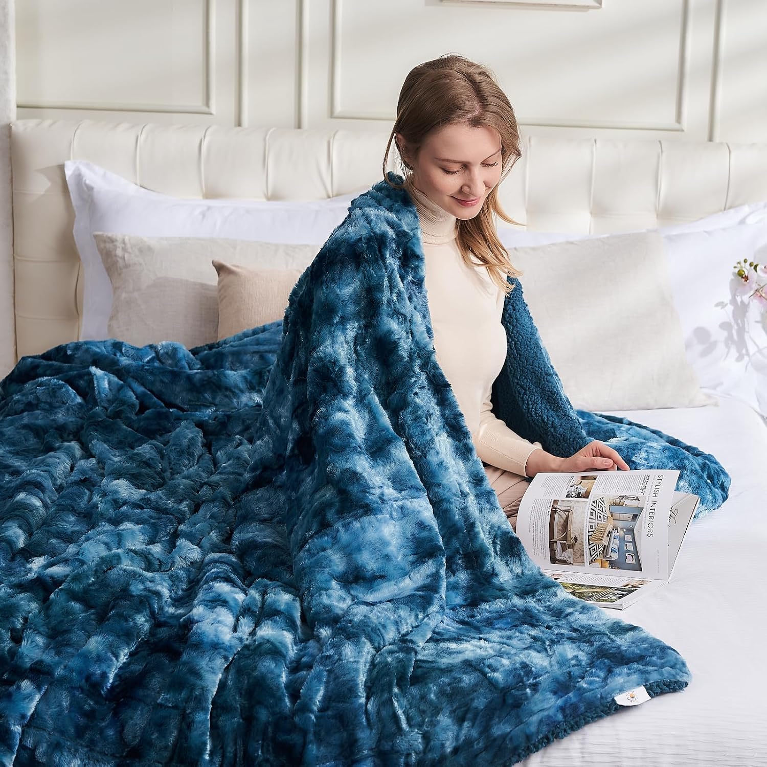 NEWCOSPLAY Faux Fur Throw Blanket, Dark Blue Sherpa - Image 2