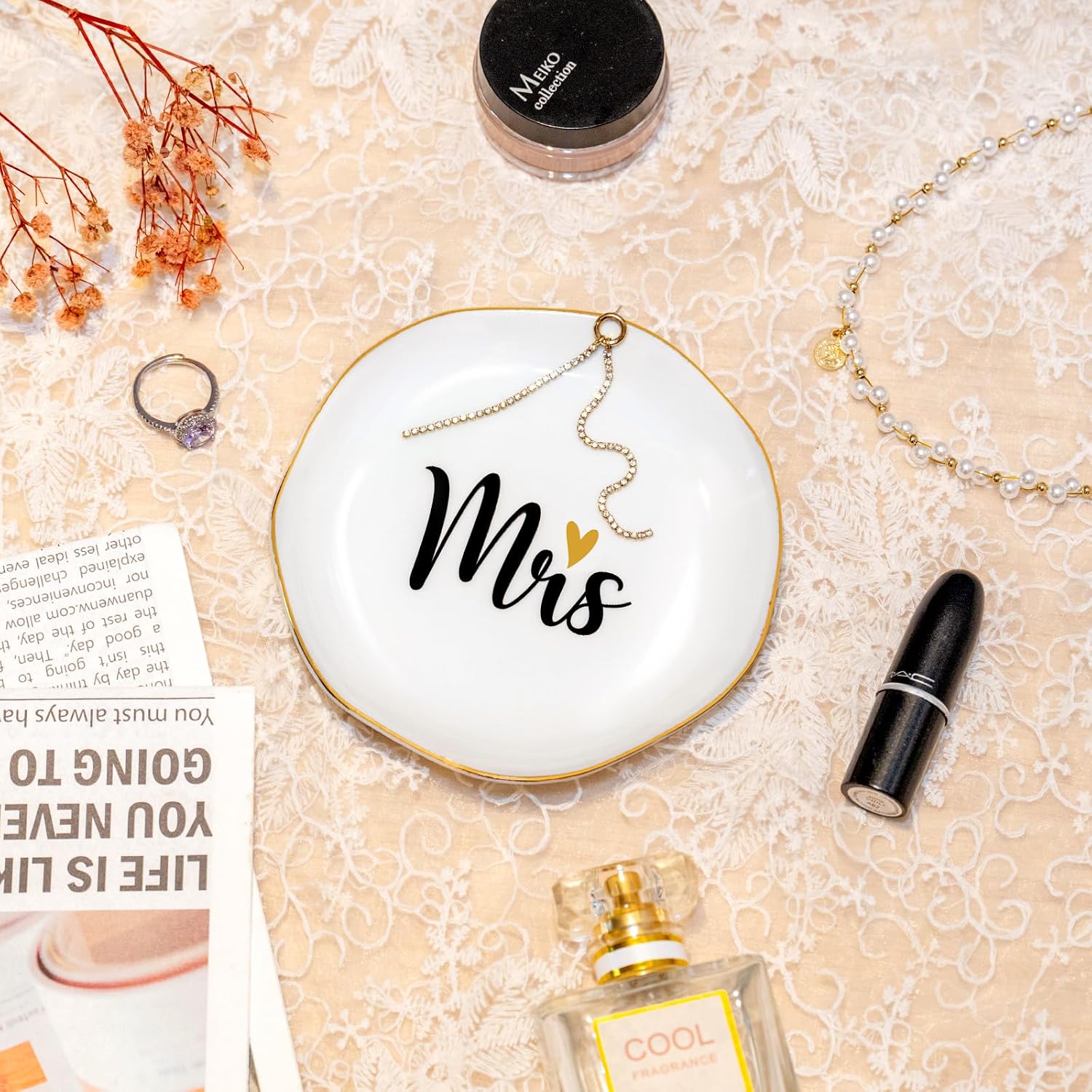 PUDDING CABIN Engagement Wedding Mrs Ring Dish, Ceramic 4 × 4 inch Jewelry Dish for Rings Earrings, Nightstand Beside Bathroom Trinkets Organizer Decor, Bachelorette Bridal Shower Gifts