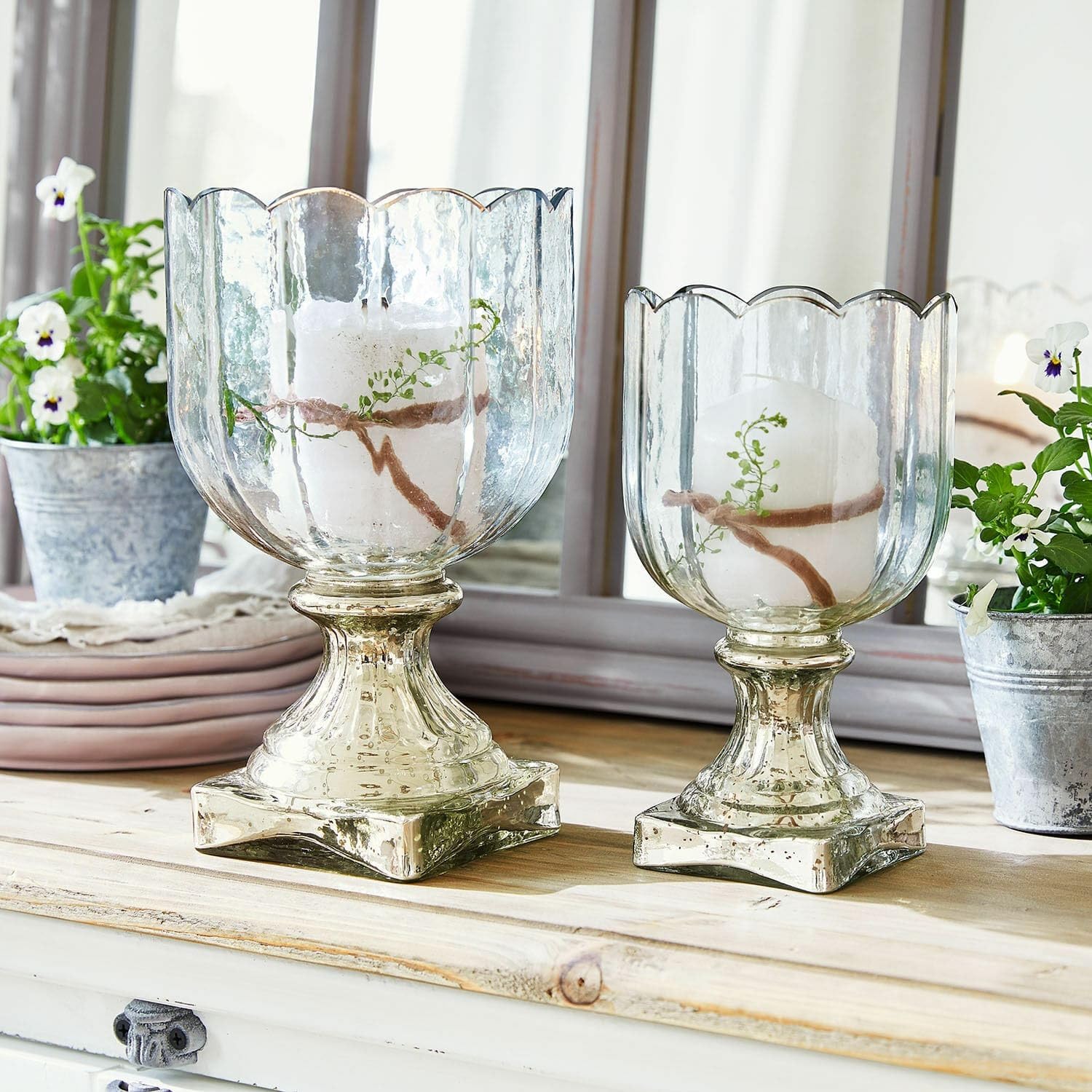 Loberon Windlicht 2er Set Jovique, klar/Silber | Zwei Größen, Blumige Form, mit Bauernsilber-Finish, Mundgeblasen, Dekoration, Kerzenhalter, Glas