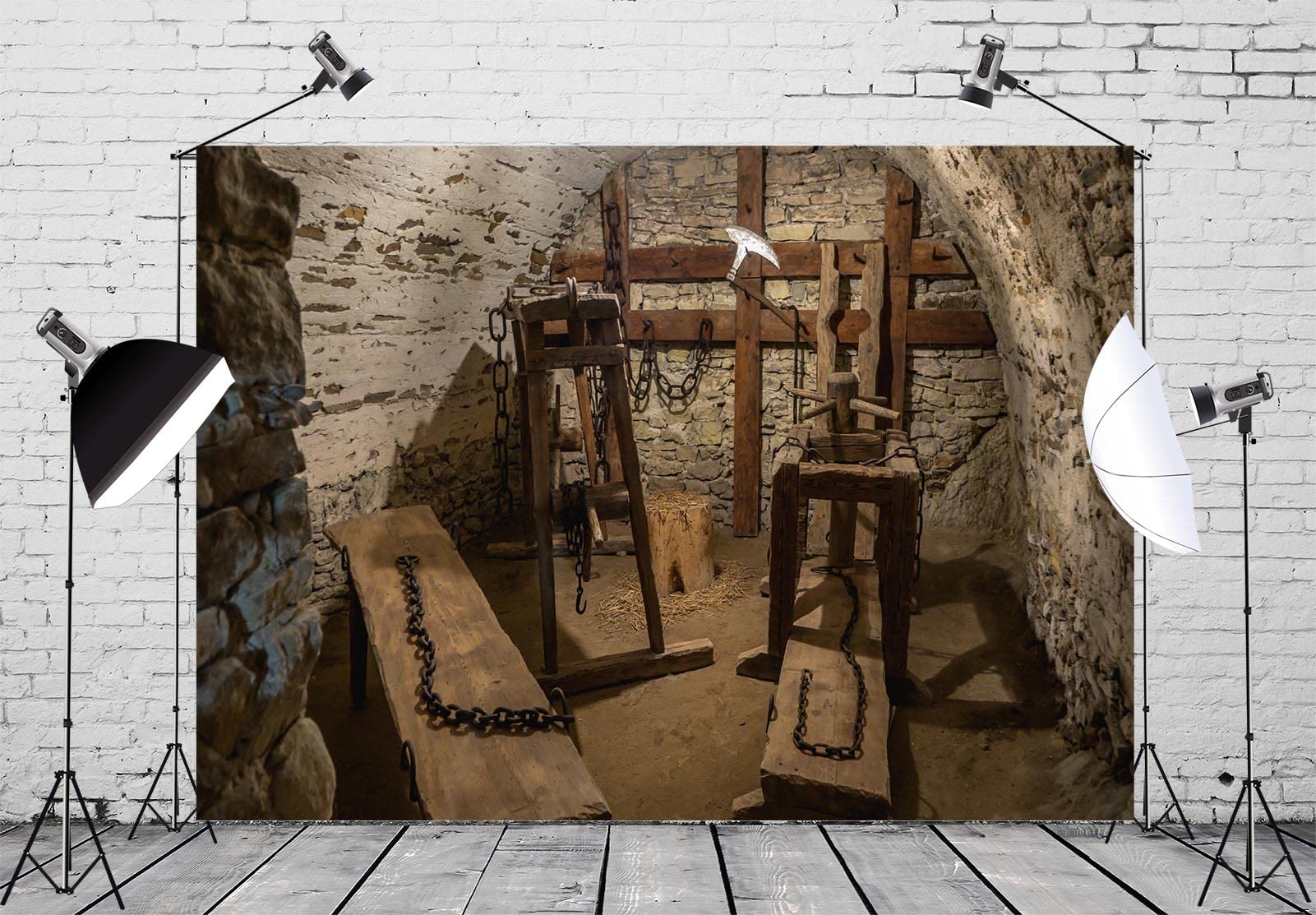 Amazon.com: BELECO 8 x 6 英尺(約2.4 x 1.8 公尺)布料舊地牢酷刑室內攝影背景古代石牆中世紀監獄細胞酷刑工具背景 派對裝飾萬聖節裝飾拍照道具: