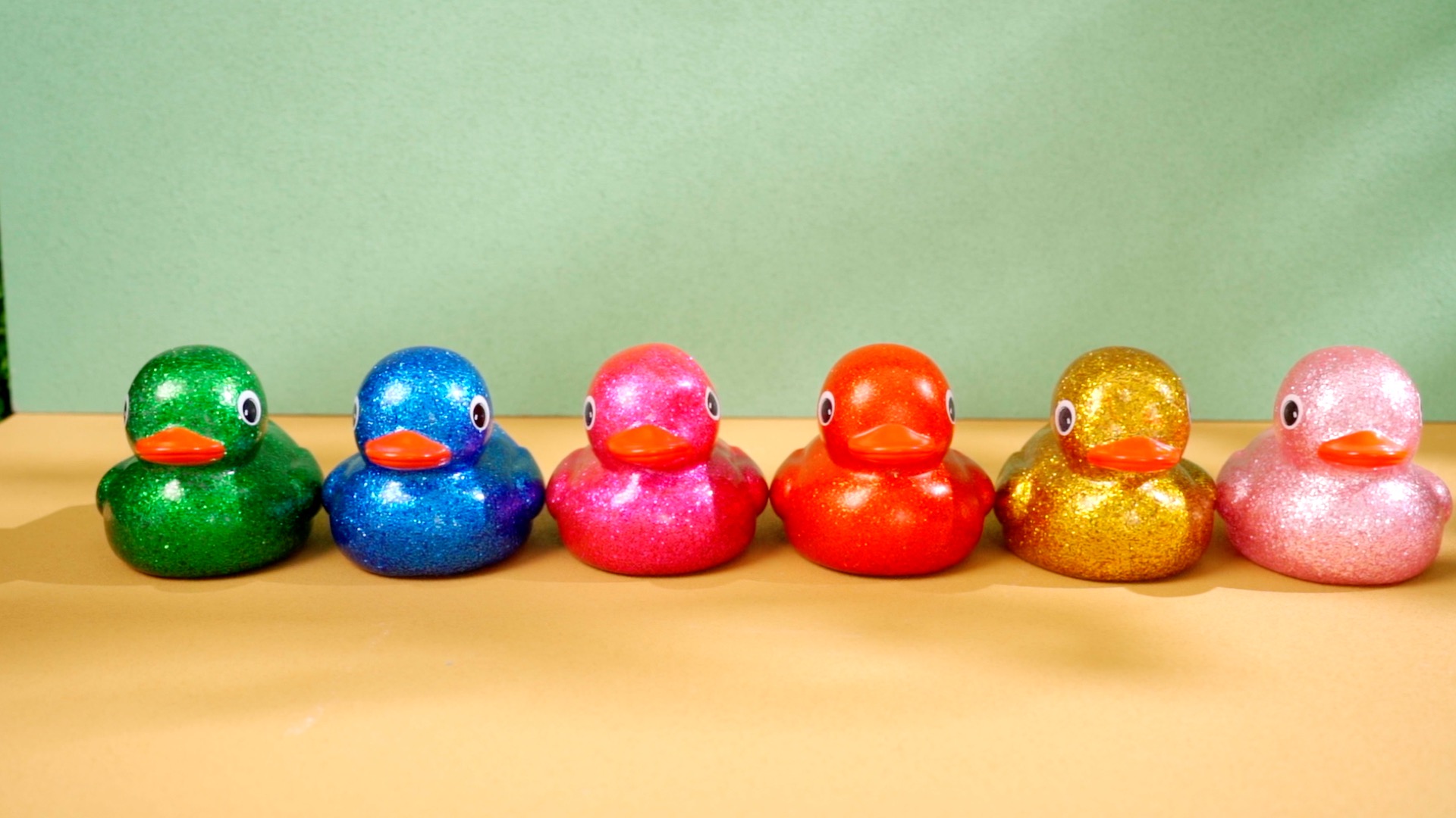 Amazon.com: Honoson 6 Pieces Giant Glitter Rubber Ducks 6.89 Inch