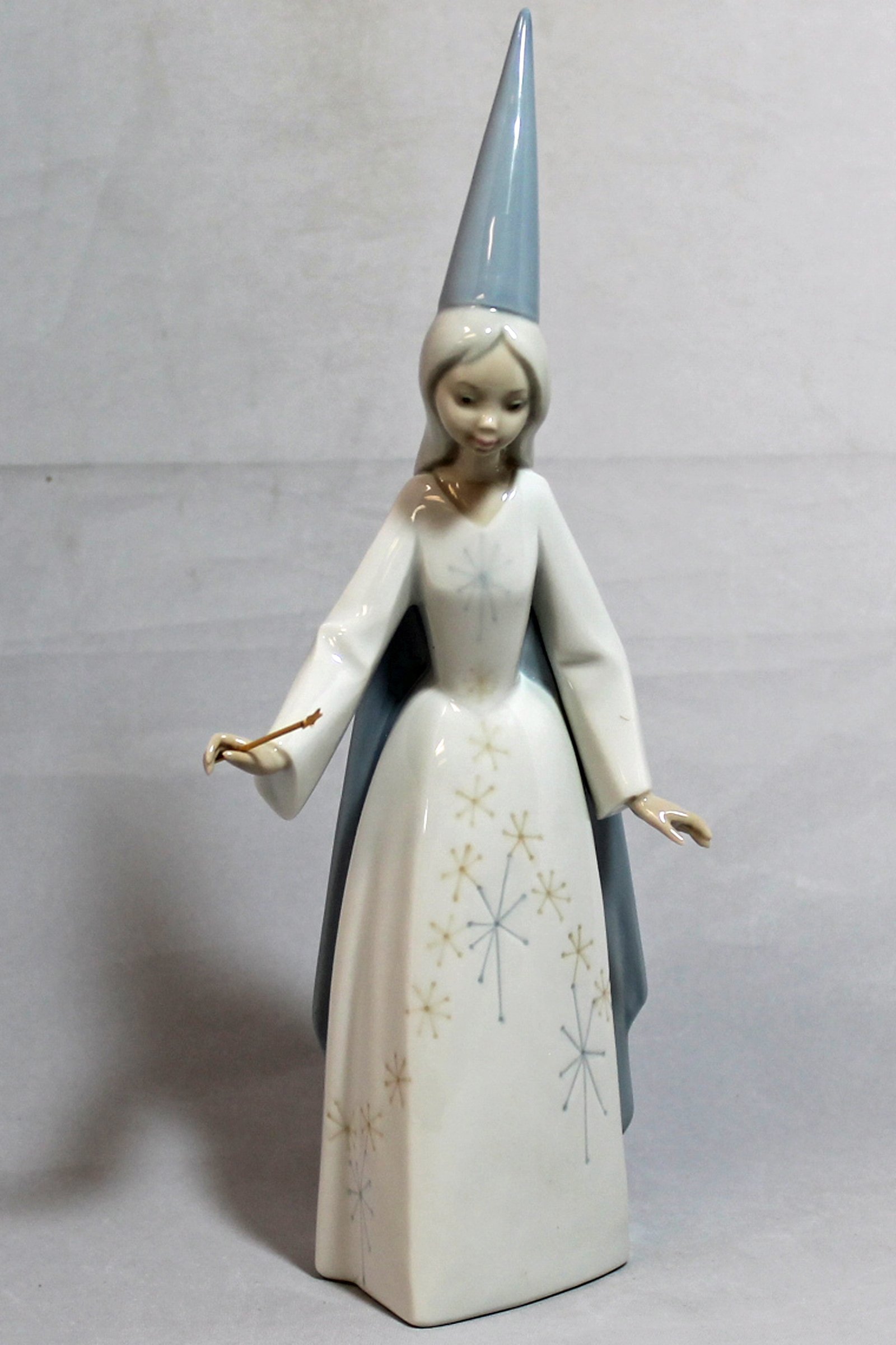 Amazon.com: Lladro Fairy Hada Matte Finish Figurine : Home & Kitchen