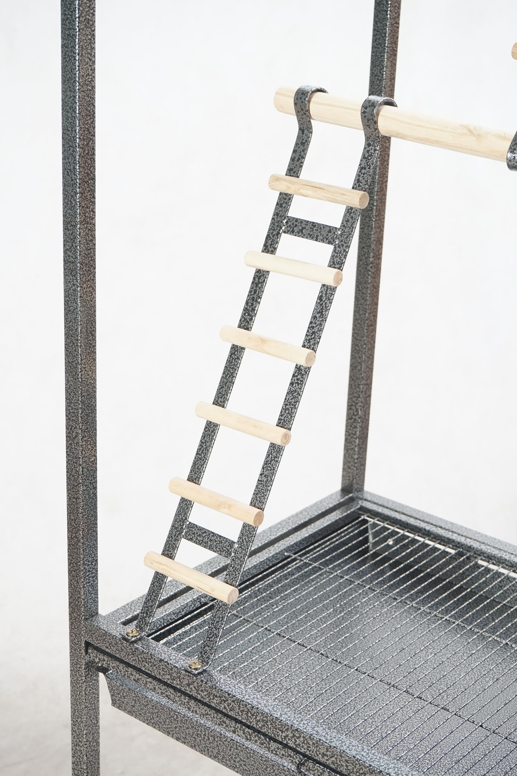 Pet's Solution - Trespolo per Pappagalli Grande e Stabile, Area Gioco con Scale, Posatoi, Mangiatoie in Acciaio, Griglia e Vassoio Estraibile, 4 Ruote, Color Nero Martellato – 64,5x44,5x154h cm