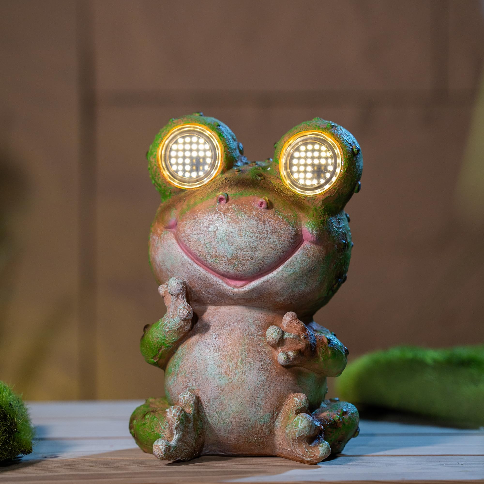 Amazon.com: Solar Frog Garden Statue with Rotating Blinking Led