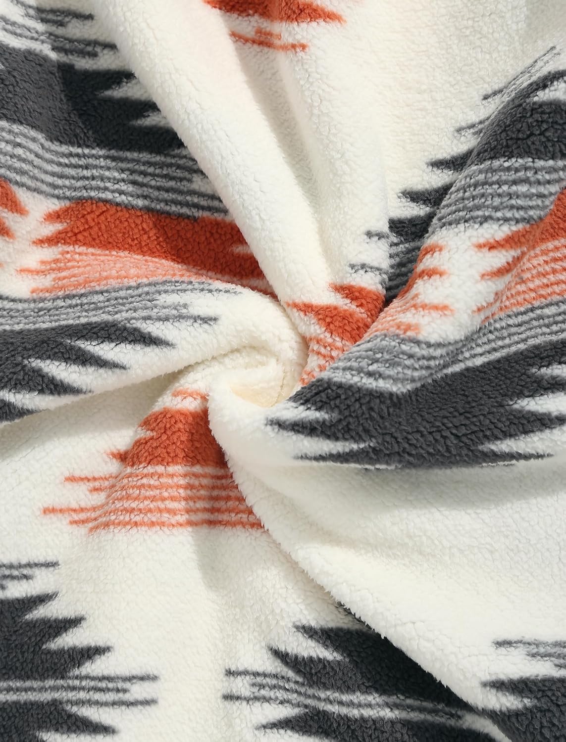 ZAFUL Men's Hoodies Ethnic Style Contrast Binding Kangaroo Pocket Loose Pullover Fuzzy Hoodie - Image 6