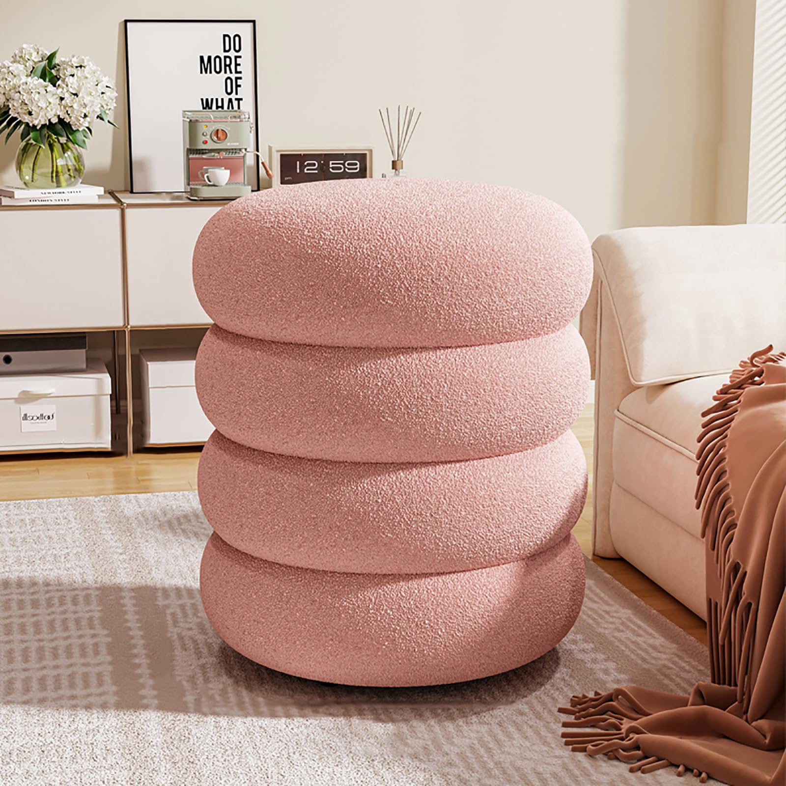Tabouret de coiffeuse doux et compact : l'assise rembourrée gain de place