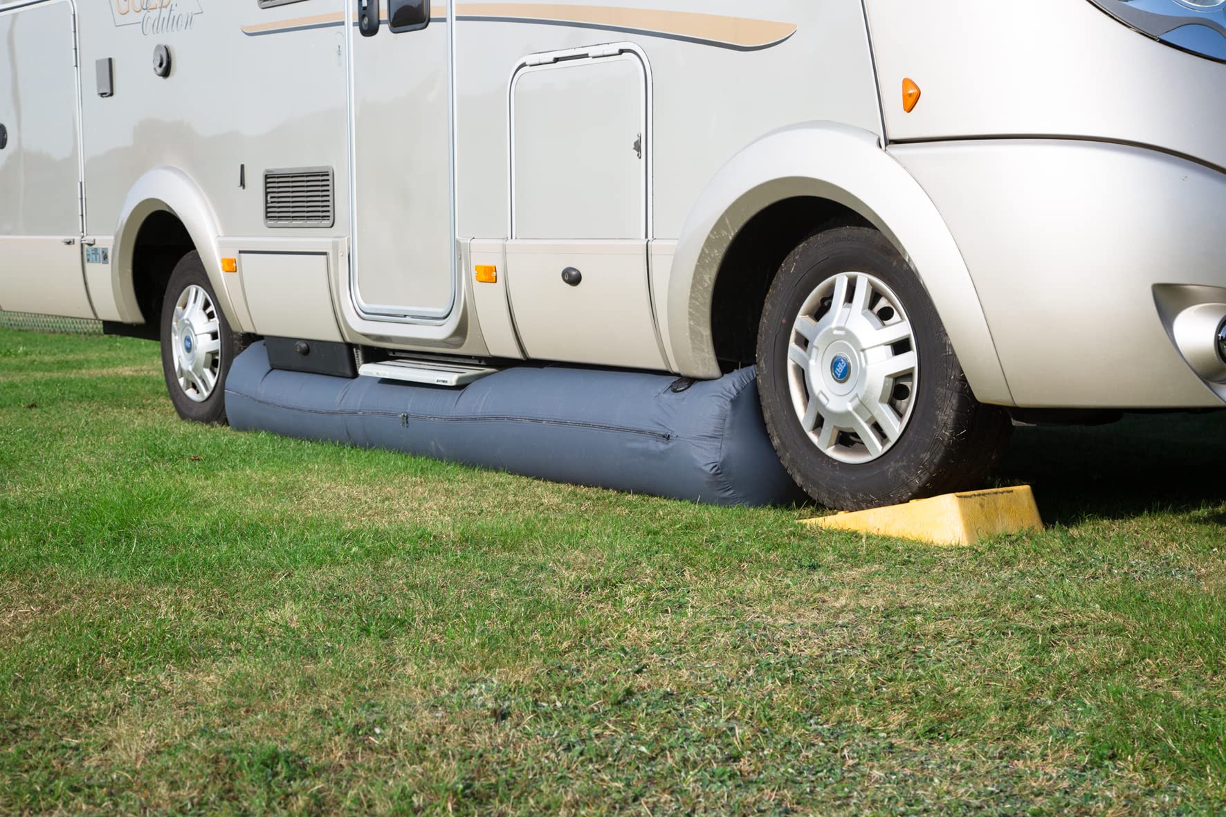 DWT Windschutz-Schlauch, 300x40 cm, 400x40 cm, 500x40 cm aufblasbar, grau, Ripstop Polyestergewebe, für Wohnmobil- und Busvorzelte