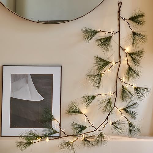 Miniatura 5 de Fudios Guirnalda de pino de Navidad iluminada con temporizador de 6 pies, funciona con pilas o enchufe USB, guirnalda de luces de vegetación
