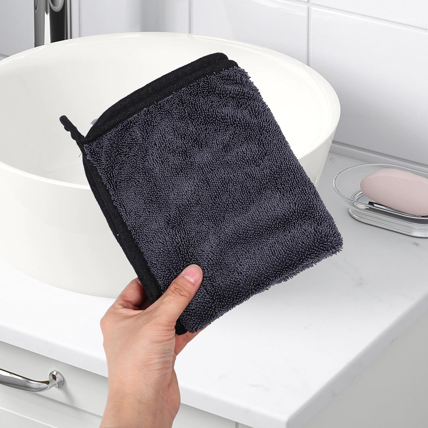 Alipis 2pcs Car Care Towels Thickened Quick Drying Microfiber Cleaning Cloths for Car Washing and Glass Cleaning, Highly Absorbent Auto Drying Towels with Hanging Loop, Black Gray 40x60cm
