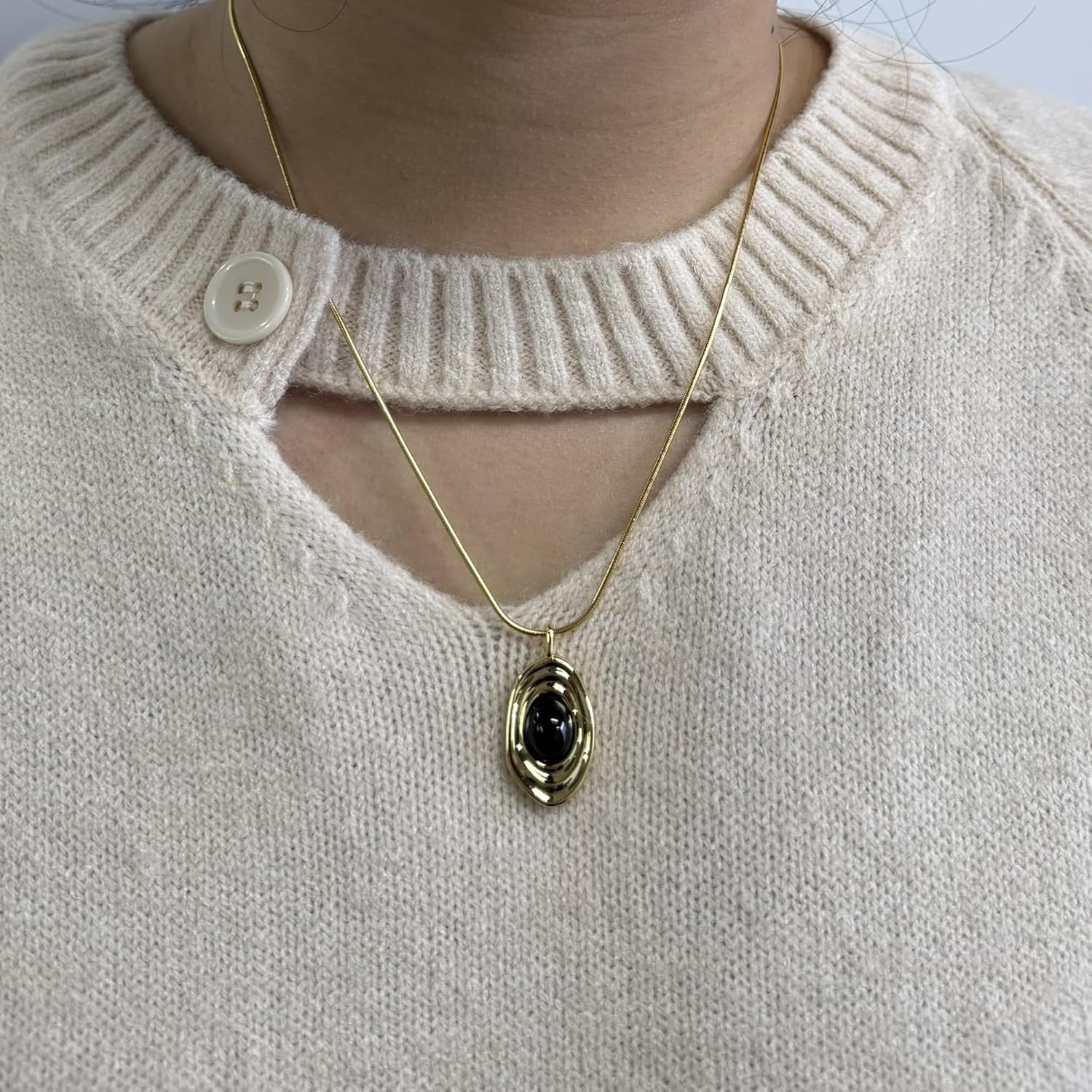 Black And Gold Pendant Necklace for Women Black Stone Necklace Two Tone Jewelry Fashion Accessories - Image 4