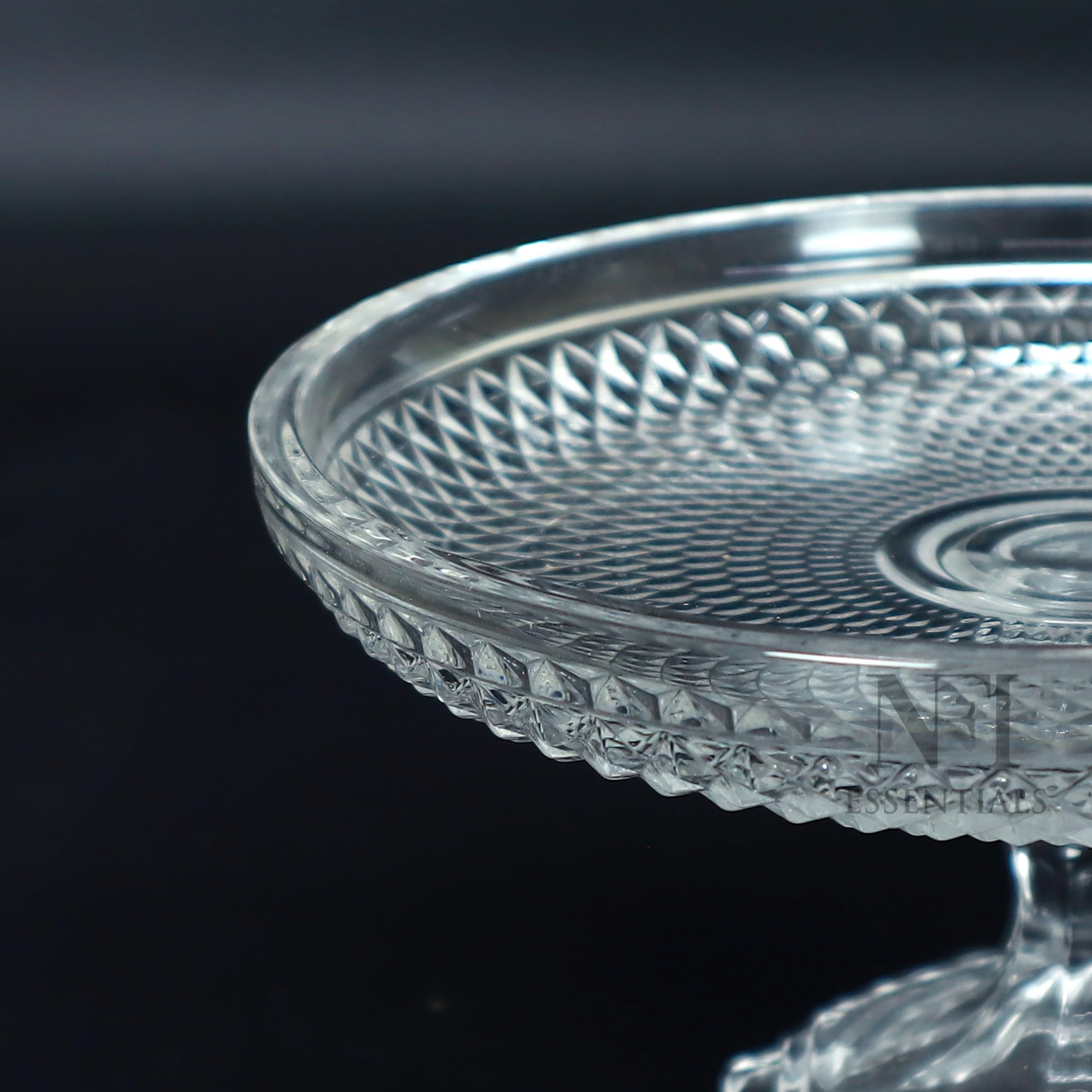 NFI essentials Crystal Clear Dessert Pedestal Stand Vintage Style Cake Plate Diamond Pattern Serving Platter Cakes, Pastries & Desserts Display for Parties, Weddings, and Gift — Amazon image 6