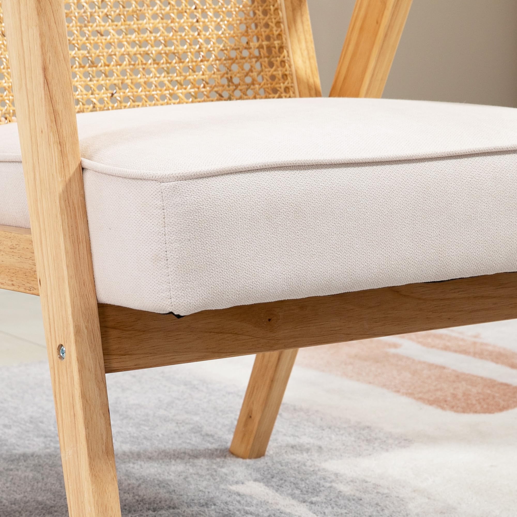 HOMCOM Butaca de Salón con Reposabrazos Sillón con Respaldo de Ratán y Marco de Madera de Caucho Butaca para Dormitorio Salón Carga 120 kg Natural y Beige