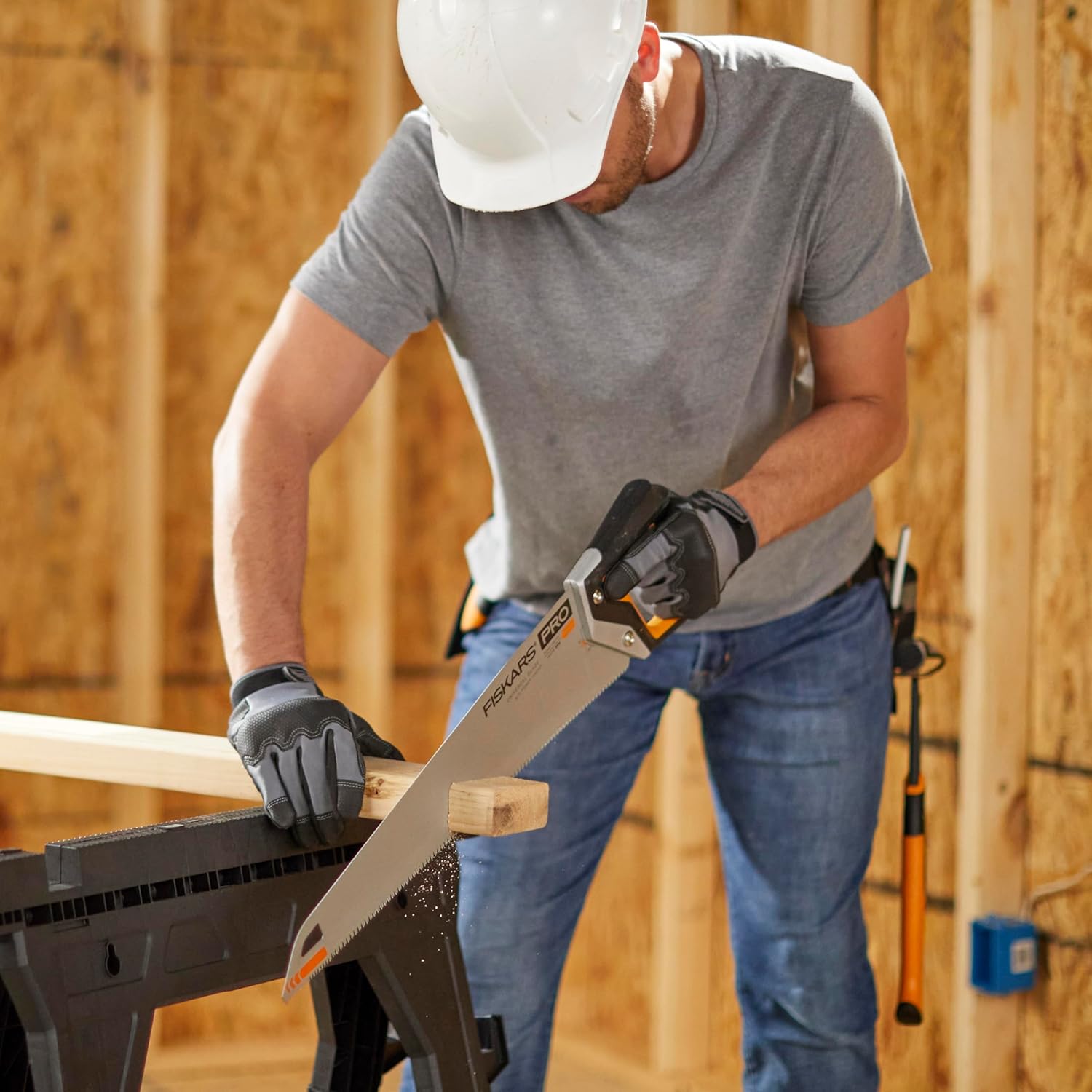 Fiskars Pro 22" Hand Saw, PowerTooth Steel Blade, Universal Hand Saw with Oversized Handle, High Speed Blade RapidStart Technology