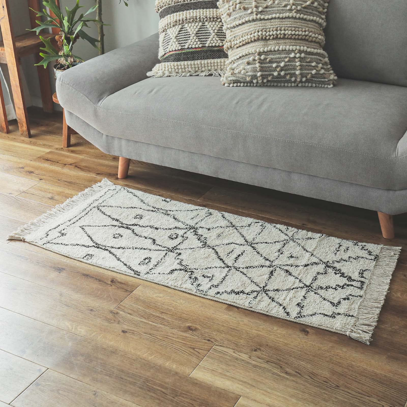 キリム風幾何学模様 ウールラグ とキッチンマットフリンジ付き キリム風幾何学模様 ウールラグ とキッチンマットフリンジ付き