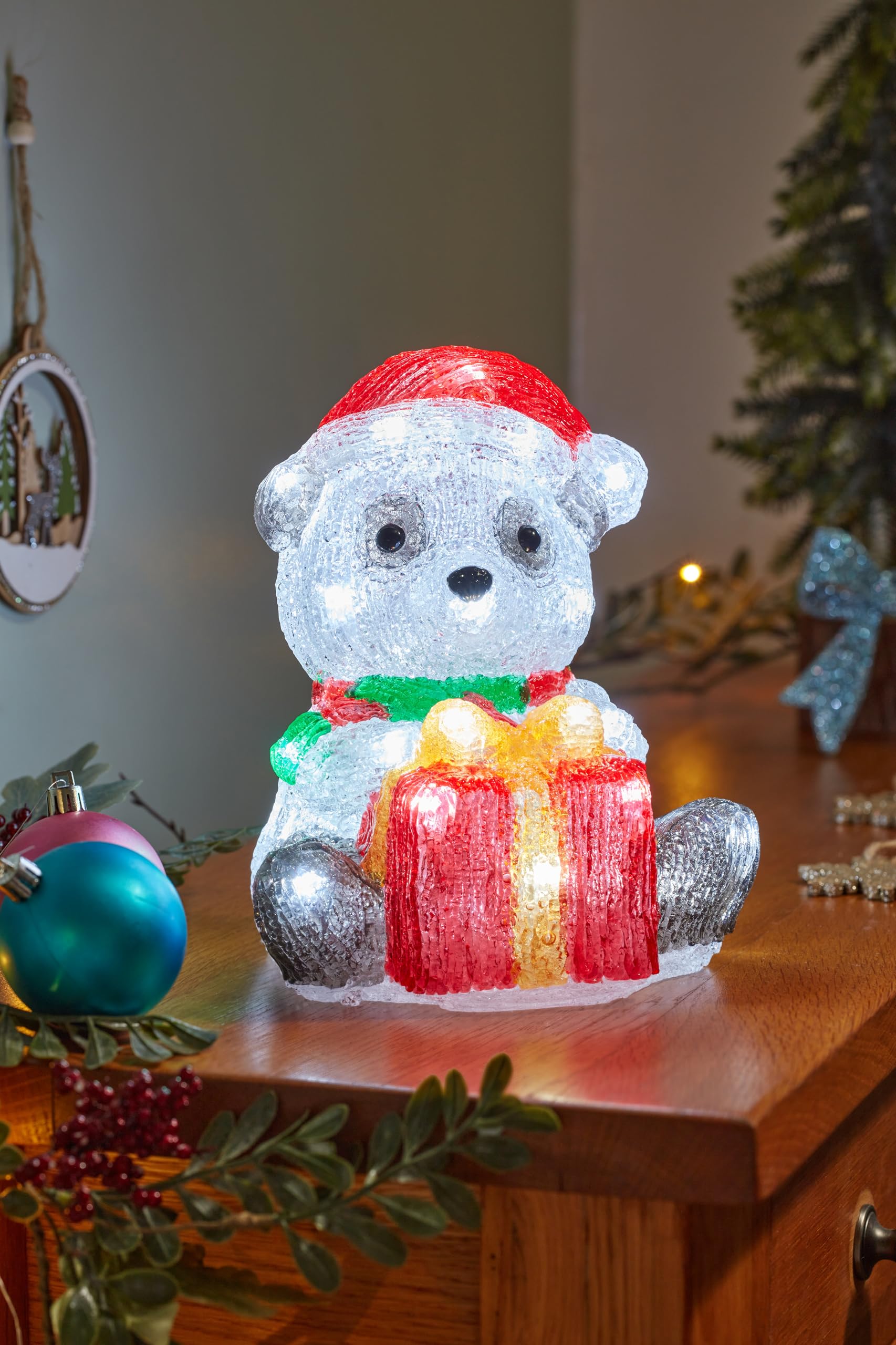 Smart Garden InLit Ice Panda – 20cm Battery-Powered Acrylic Christmas Decoration with 30 Cool White LEDs – Indoor & Outdoor Festive Ornament with Auto Timer