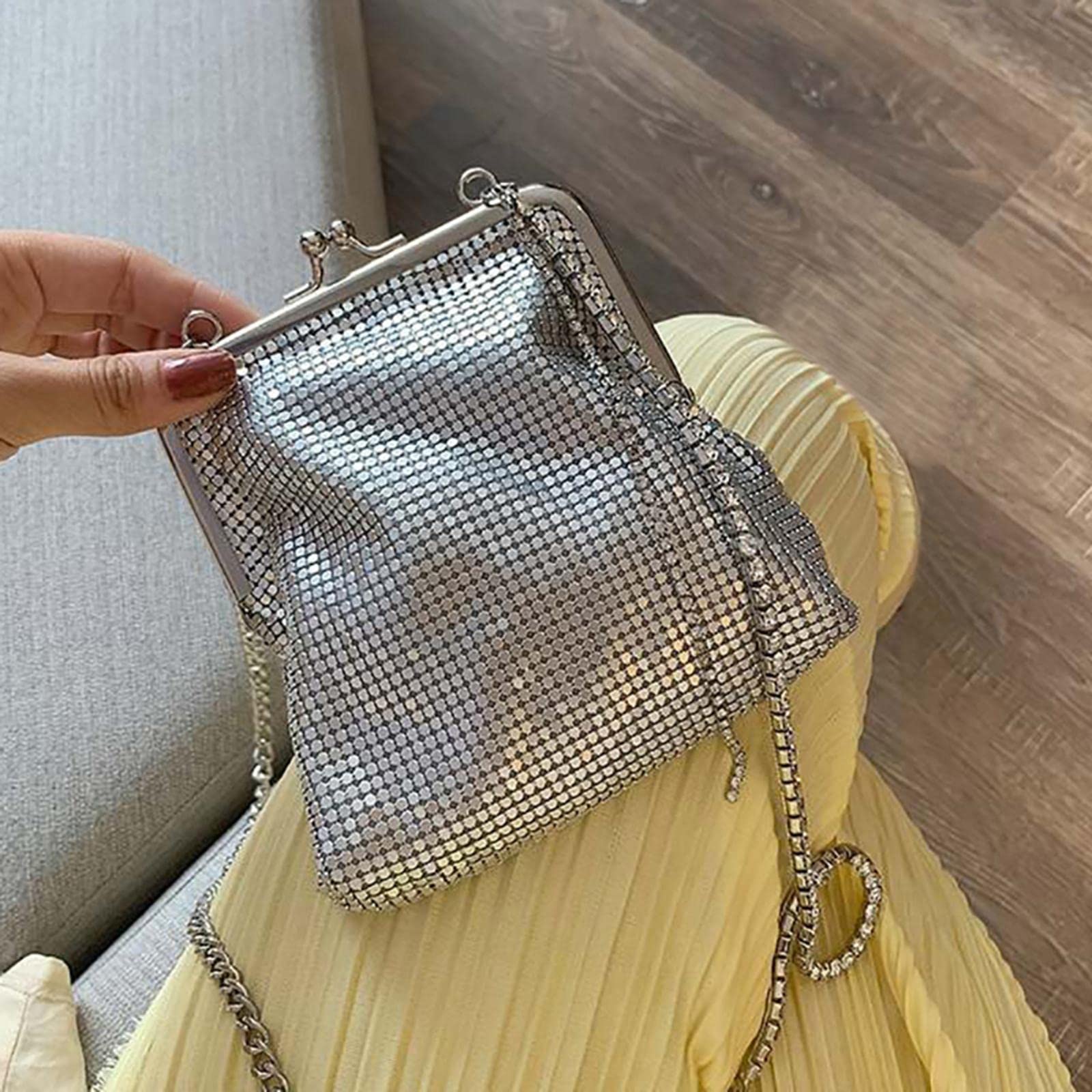 Sequin Mesh Tissu Métallisé Brillant 3mm Ruban Chaînette Patchwork Fait Main pour Création Déguisements Artisanat Fournitures Adapté à Vêtements de Fê, Argent