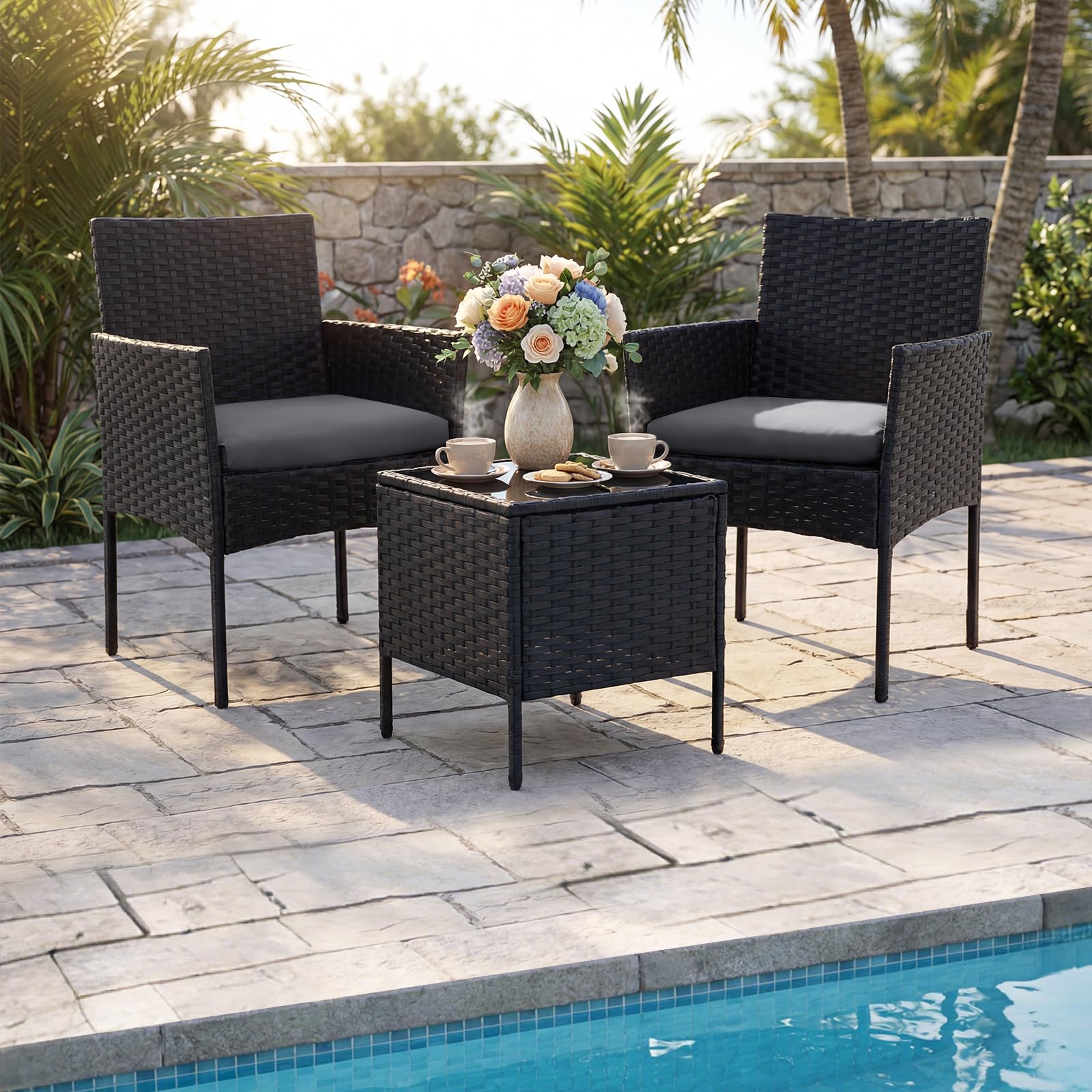 COSTWAY Set Salotto da Giardnio 3 Pezzi, Salotto da Esterno in Rattan con Tavolino in Vetro Temperato e 2 Poltrone con Cuscini Rimovibili, Set Mobili per Patio e Balcone (Grigio)