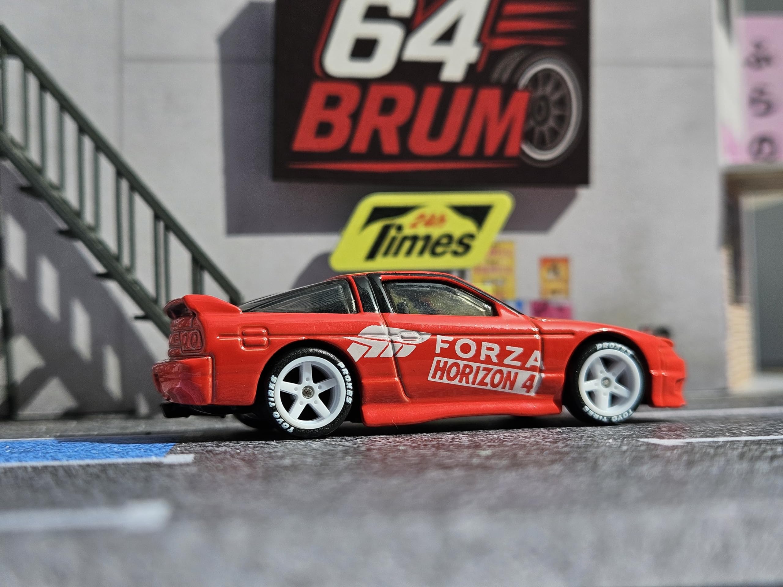 Amazon | ロゴ付き1:64ラバーホイール 10個パック – ランダムカスタム