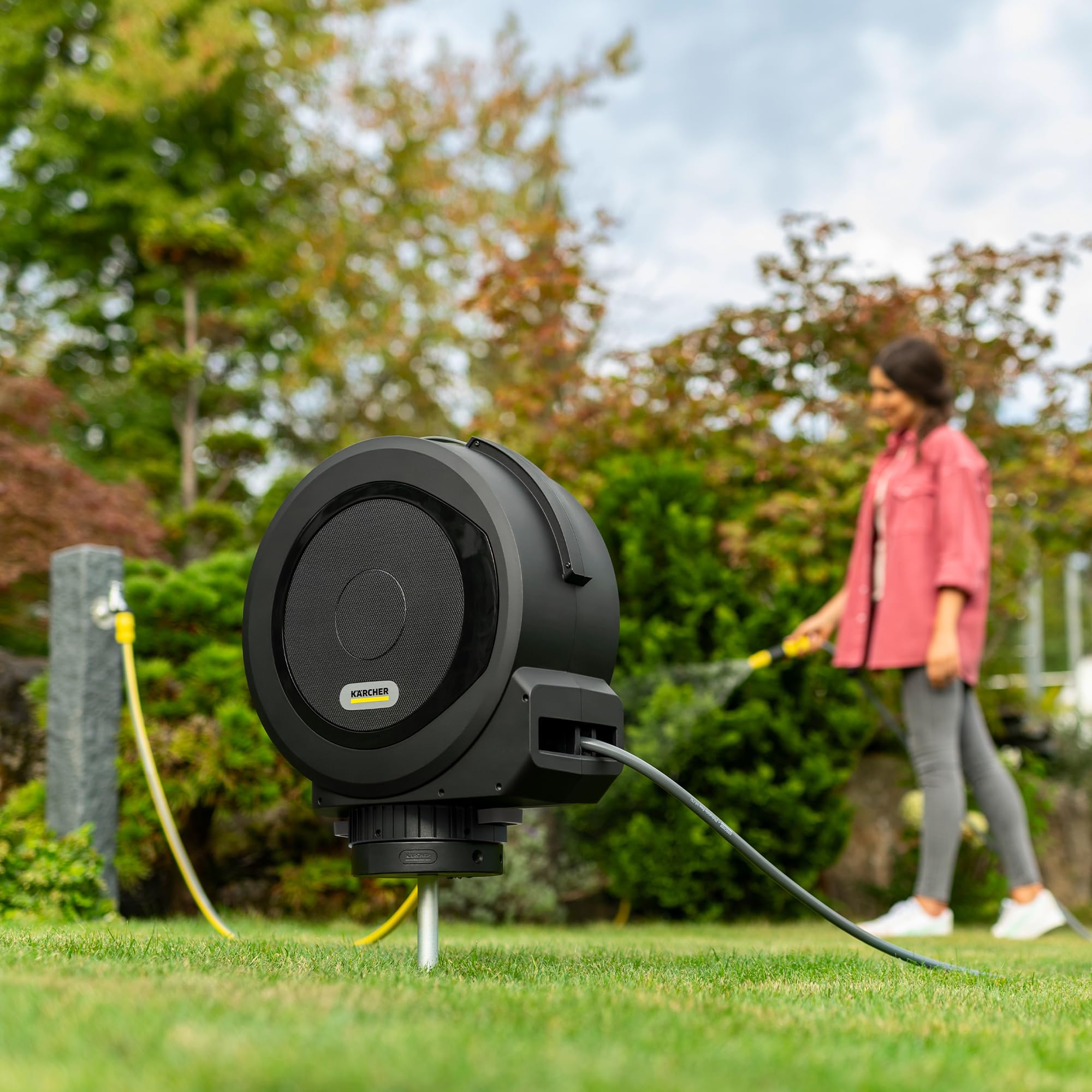 Kärcher Enrouleur de tuyau HBX 5.35 automatique : tuyau de 35 m, tuyau de raccordement : 1,5 m, retour automatique du tuyau, confortable et flexible, noir
