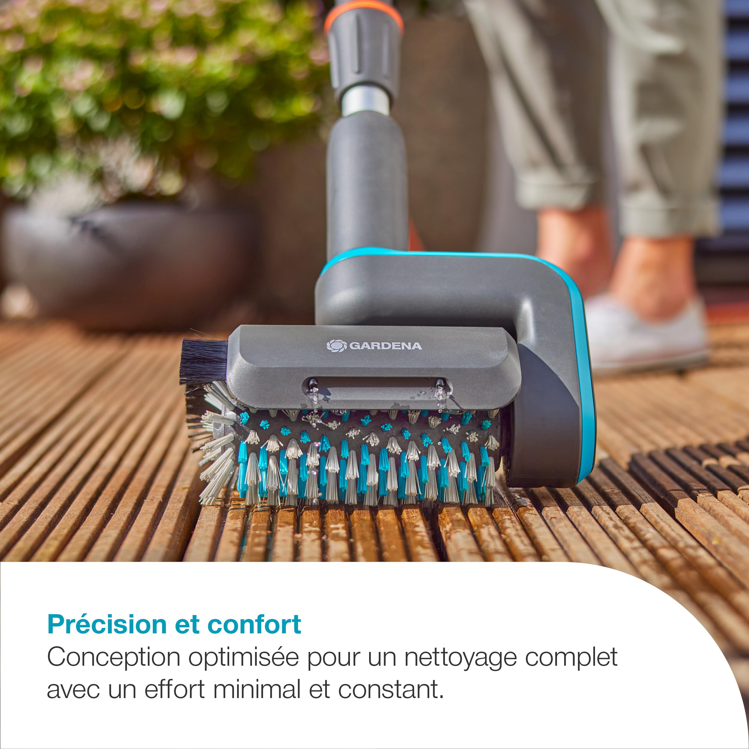 Gardena Nettoyeur de terrasse AquaBrush 18V/P4A - Universal - sans chargeur ni batterie: Extérieur, Surfaces universelles, Profil de brosse optimisé, Commande à un bouton, Sans fil (14842-55)