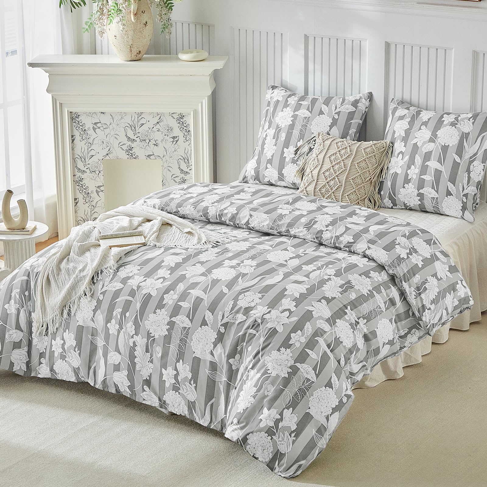 Tokokimo Bed Linen 220 x 240 cm, 3-Piece - Decorated with Spring Butterflies and Graceful Hearts - Microfibre Duvet Cover 220 x 240 cm for Double Beds with 2 Pillowcases with Zip 80 x 80 cm, Grey — image 1