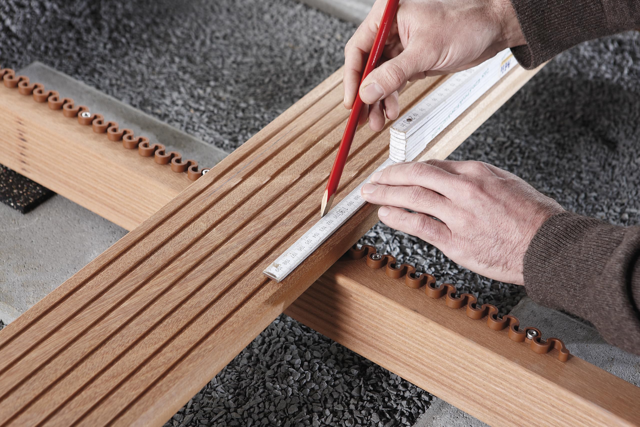 wolfcraft Set di Foratura per Terrazze 3 Pezzi, con Guida Regolabile 100–145 mm, Punta HSS 4 mm con Svasatore e Arresto di Profondità per Avvitamento Uniforme Tavole – 6960000